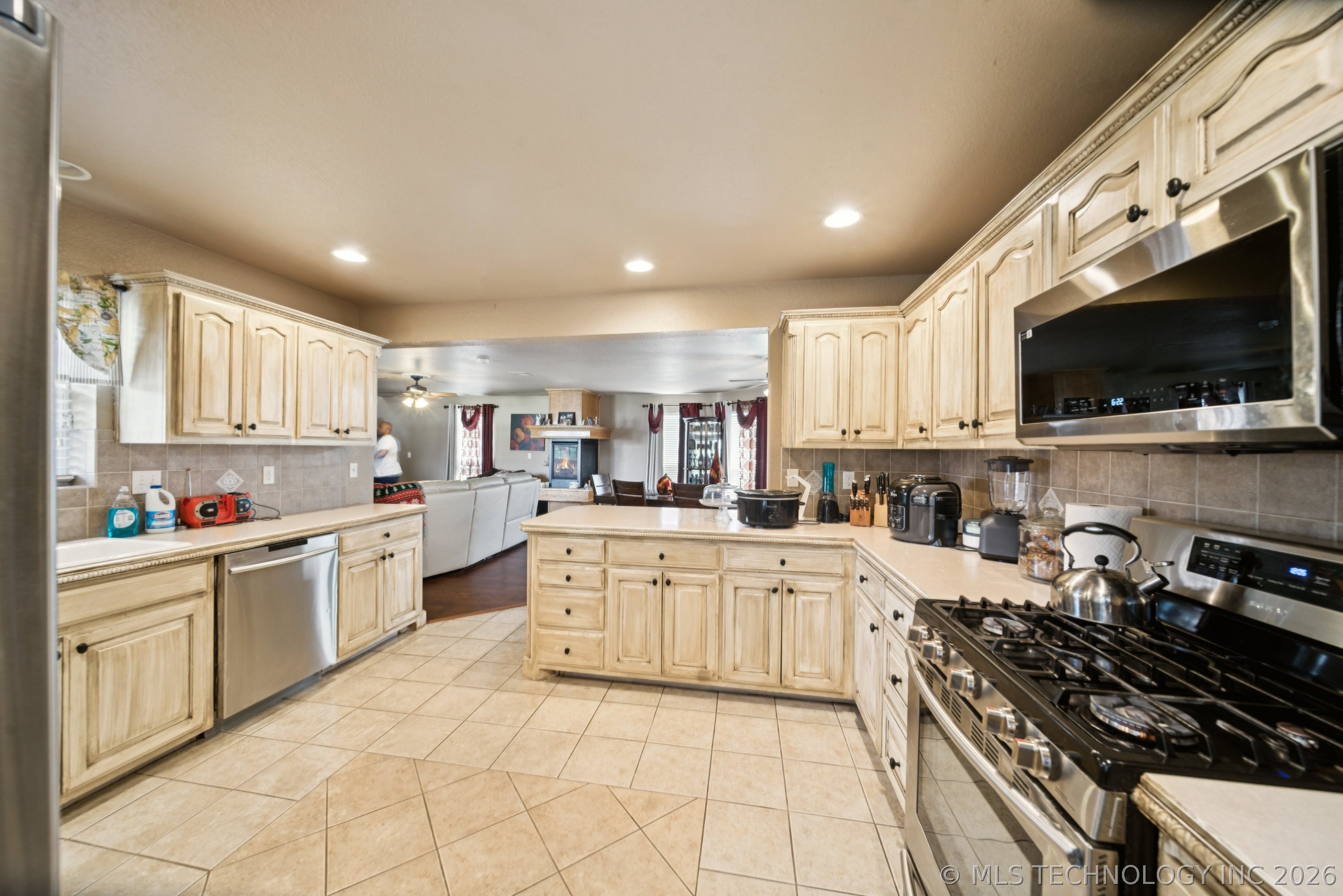 11712 E 117th Place N