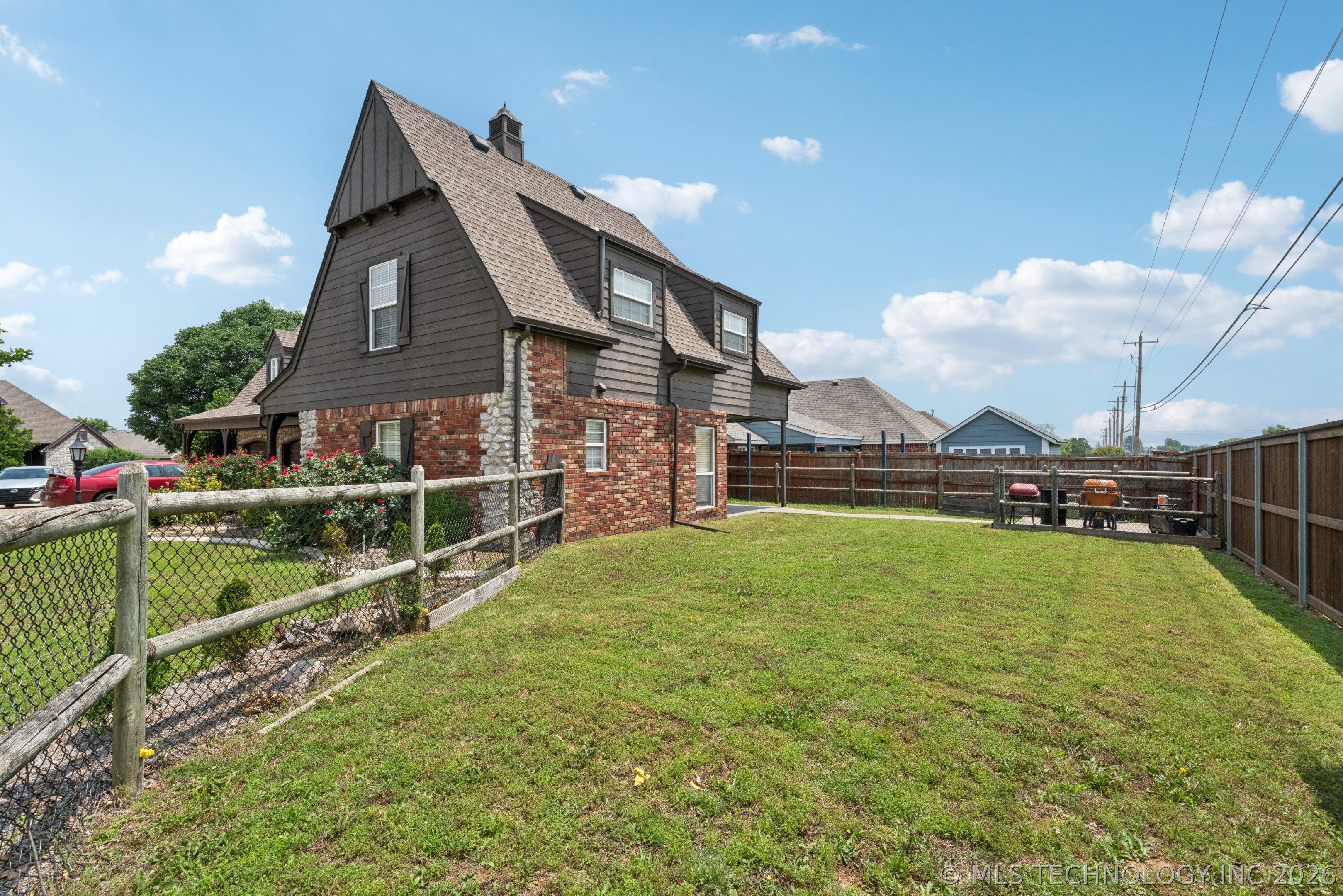 11712 E 117th Place N