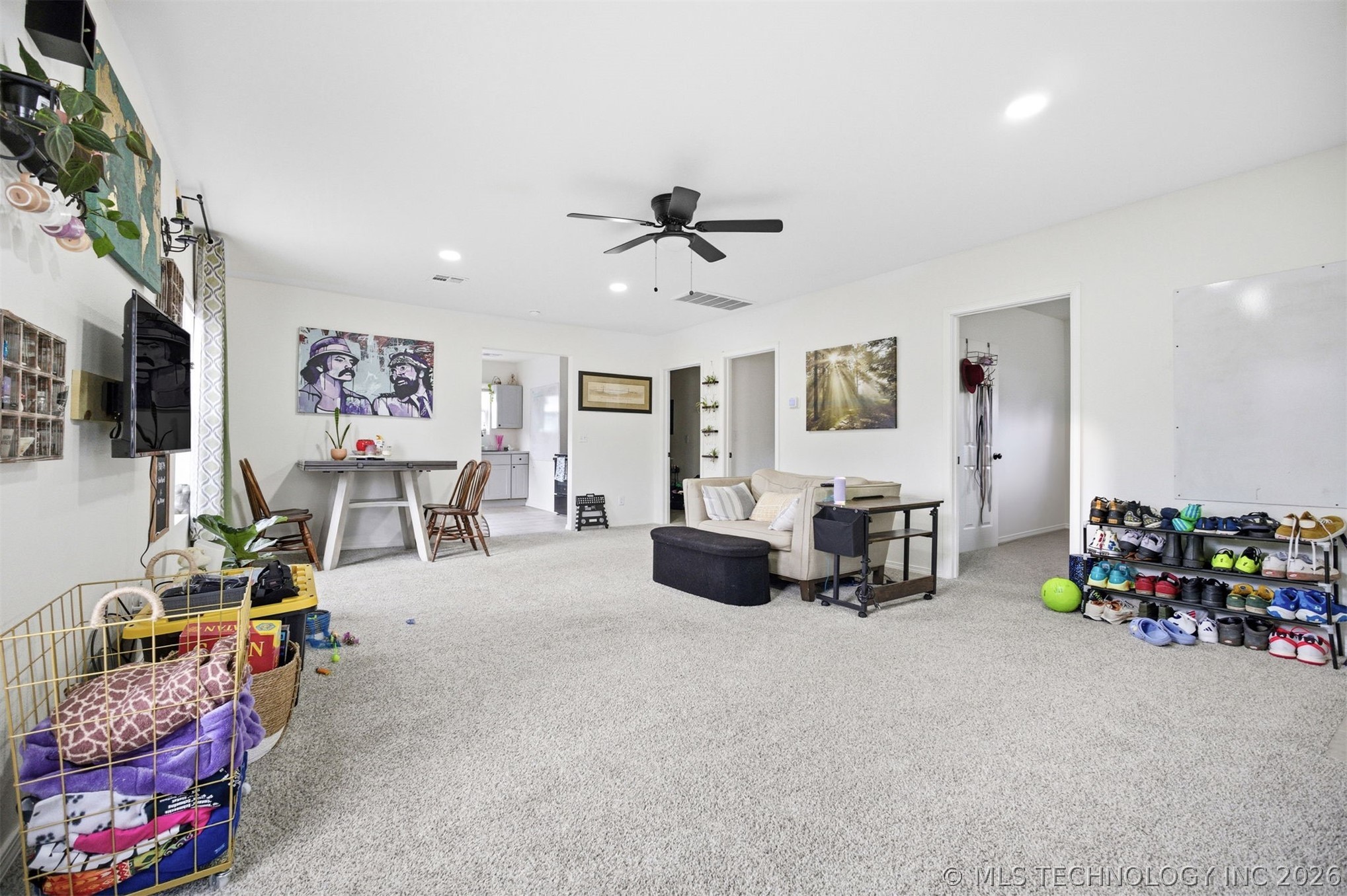 2807 E 3rd Street