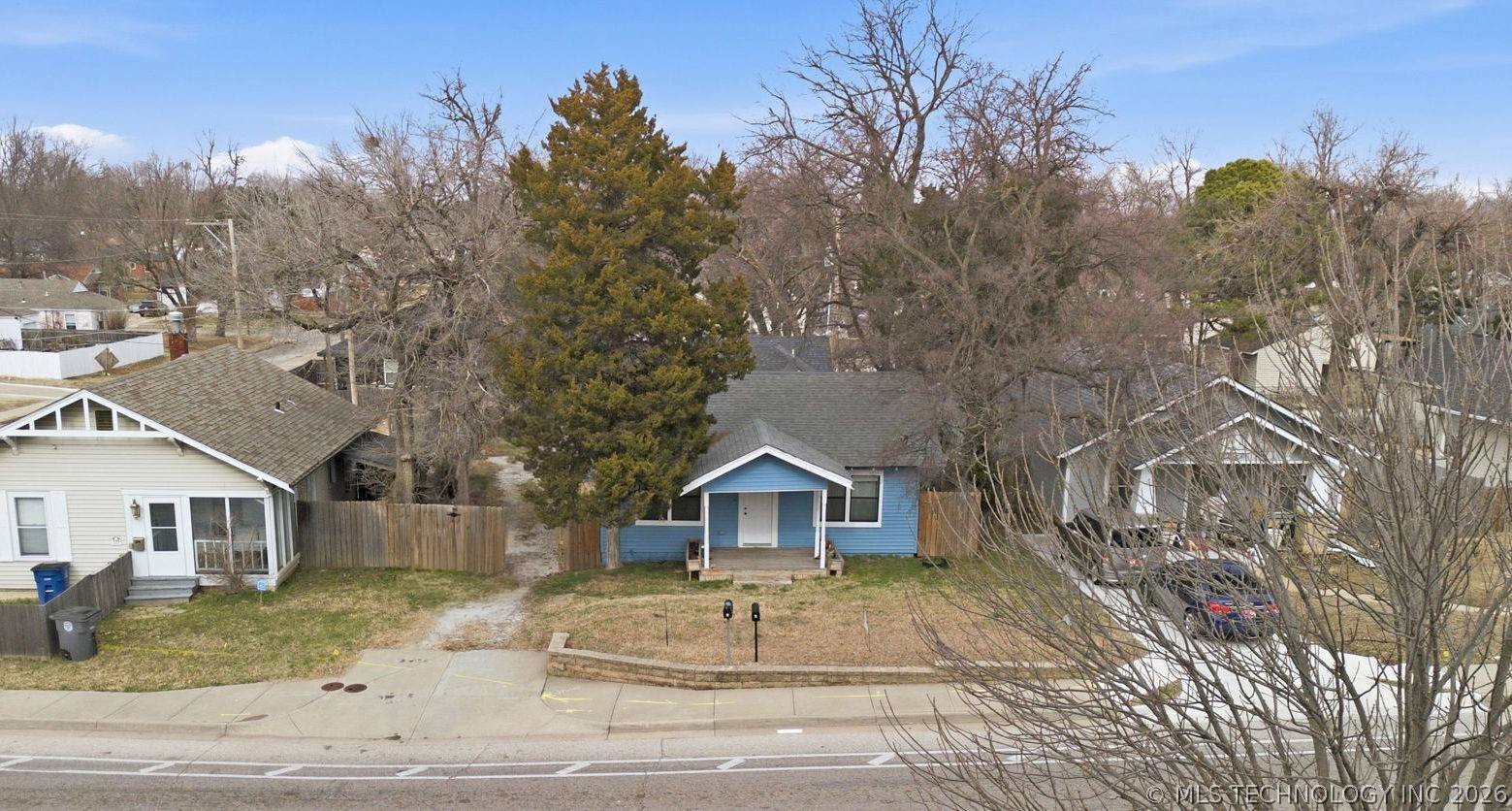 2807 E 3rd Street