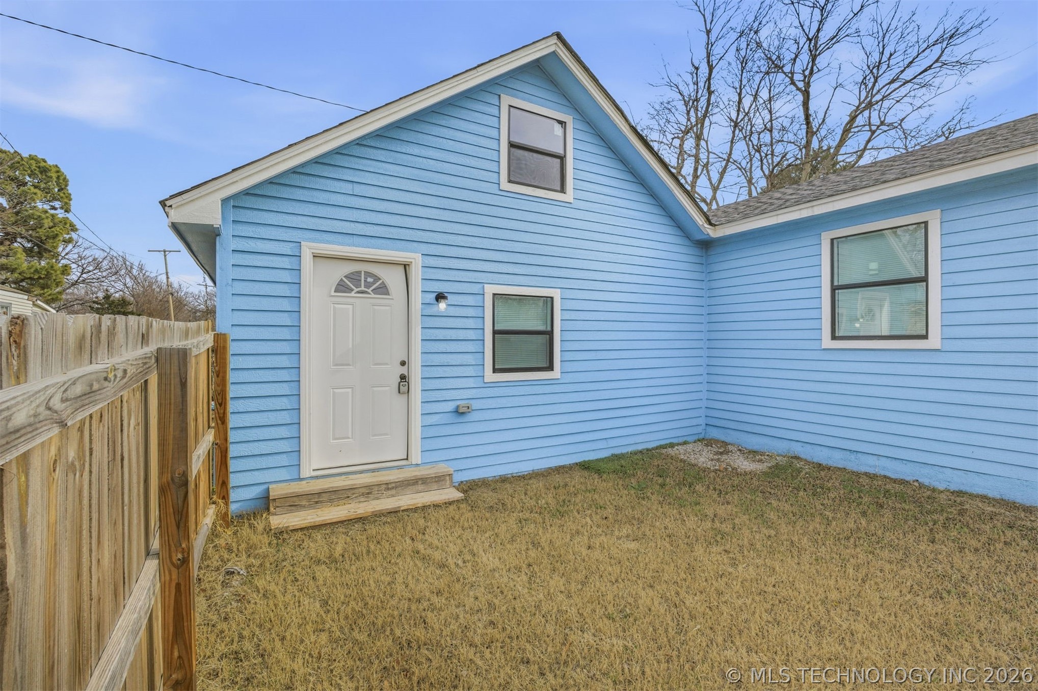 2807 E 3rd Street