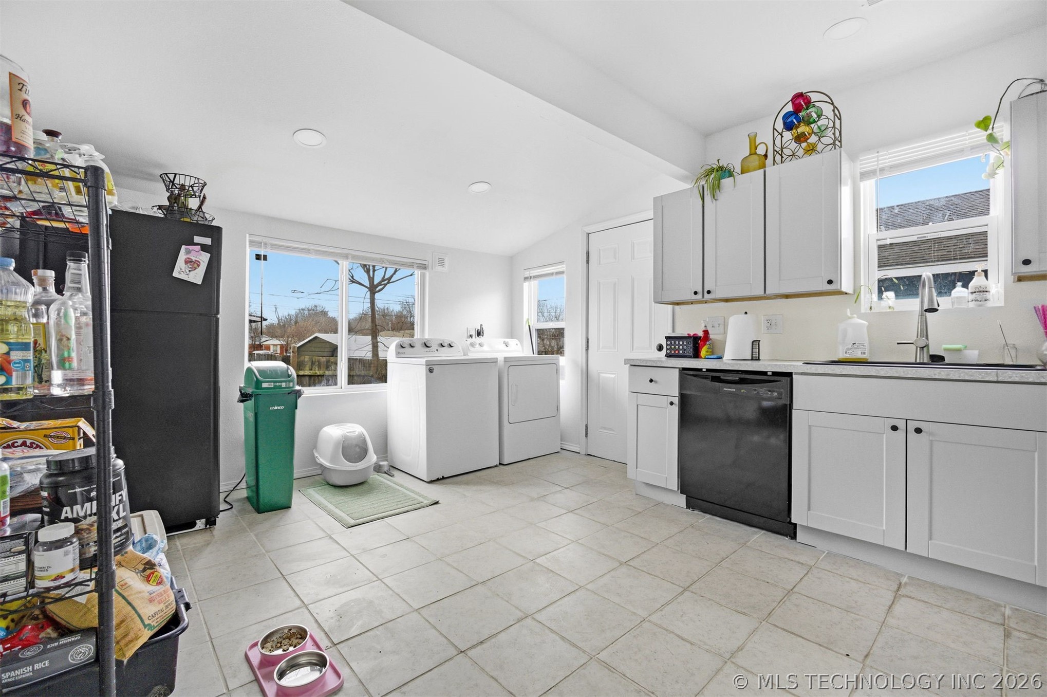 2807 E 3rd Street