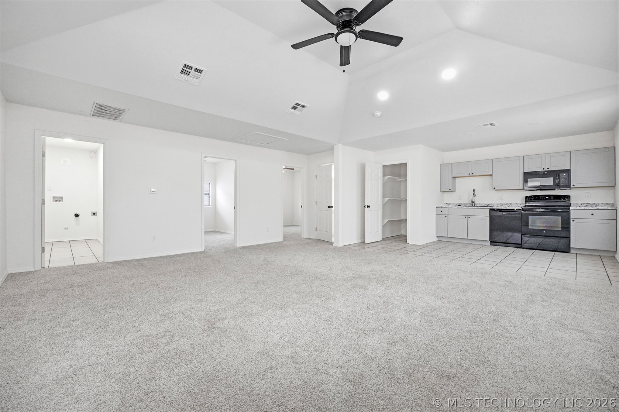 2807 E 3rd Street