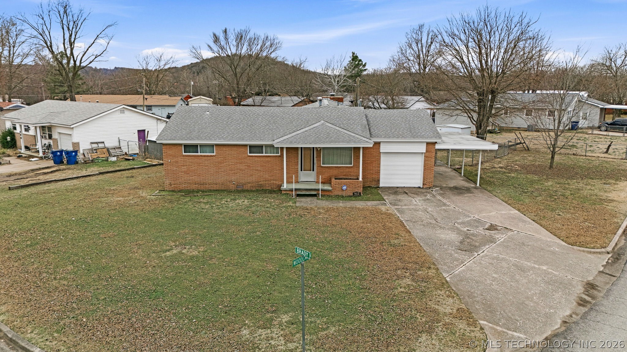 912 N Brady Drive
