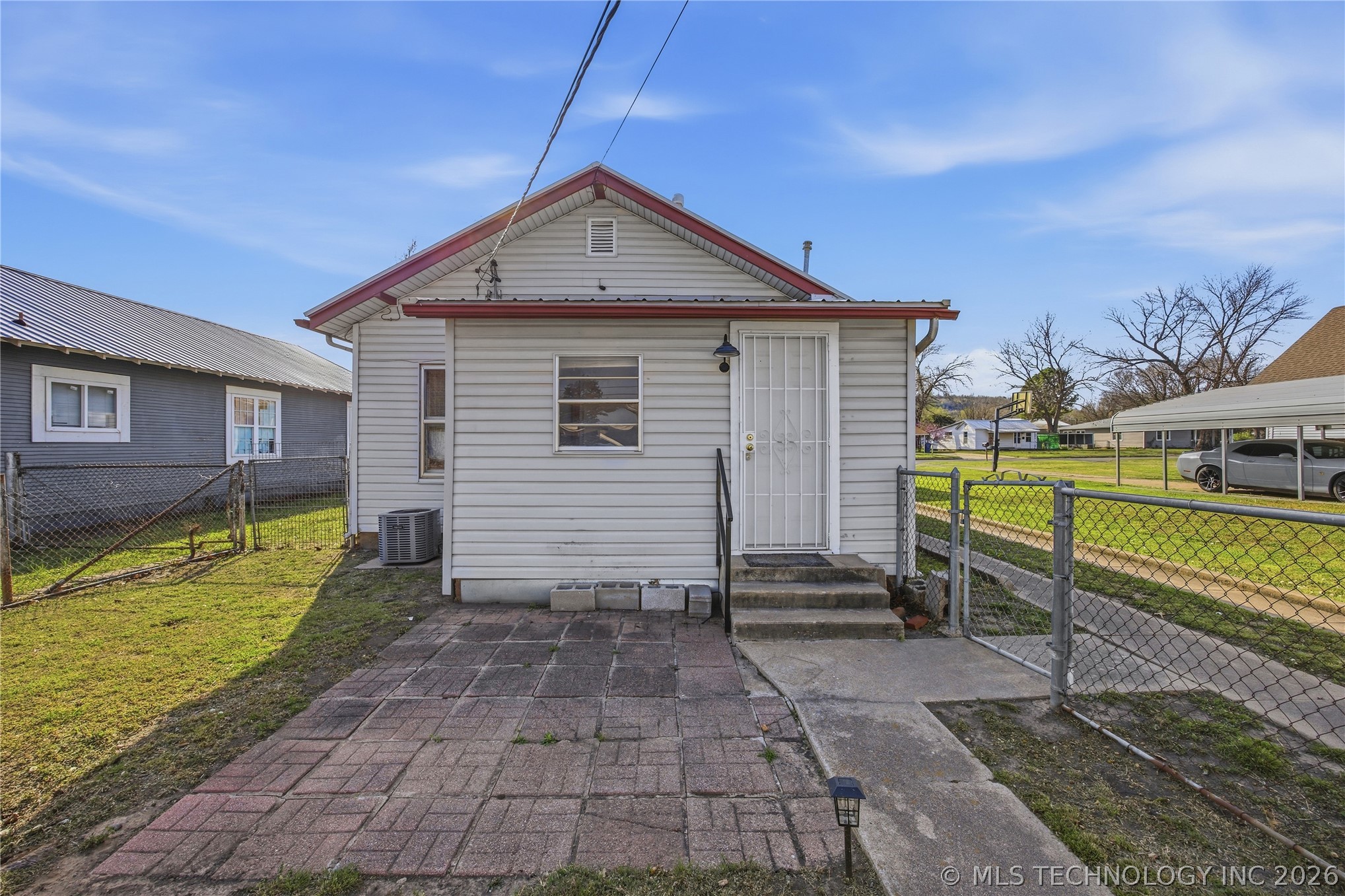 920 S Price Avenue