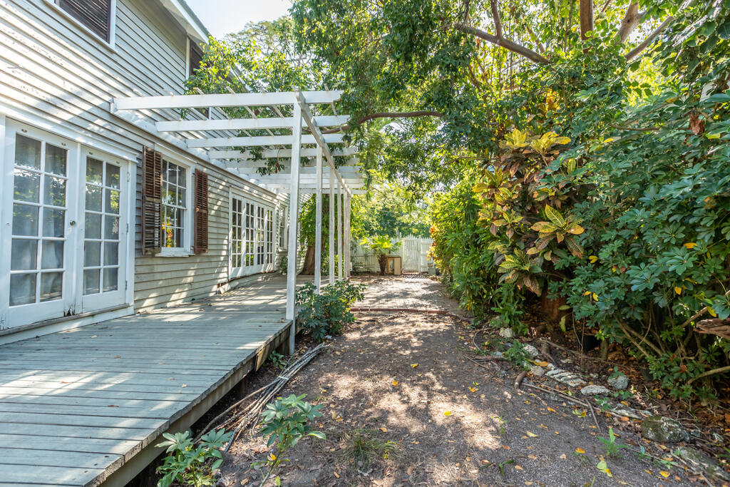 1225 Olivia Street