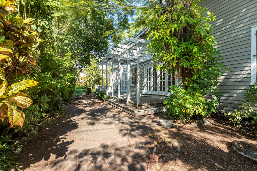 1225 Olivia Street