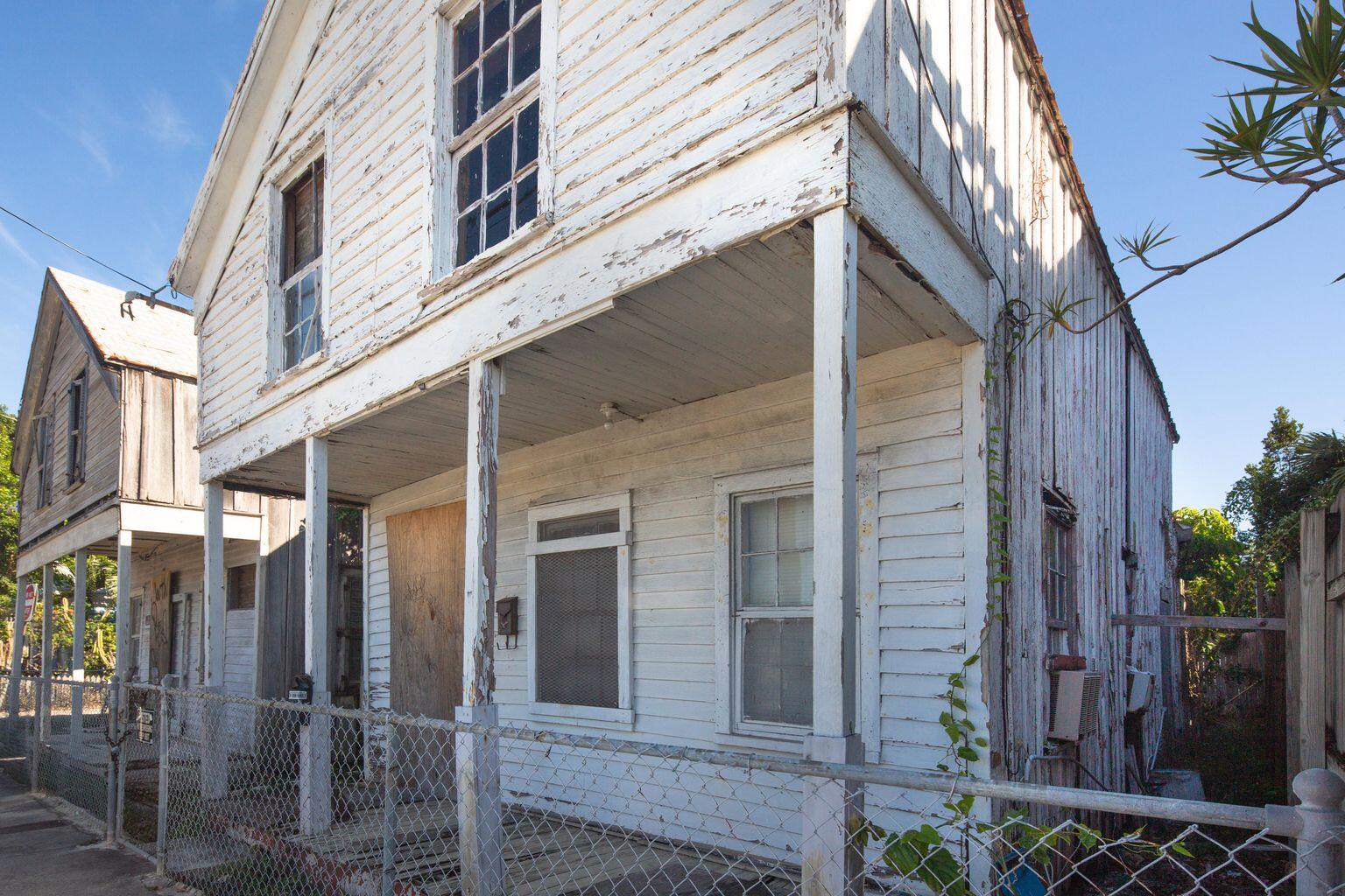 1010 & 1012 Olivia St