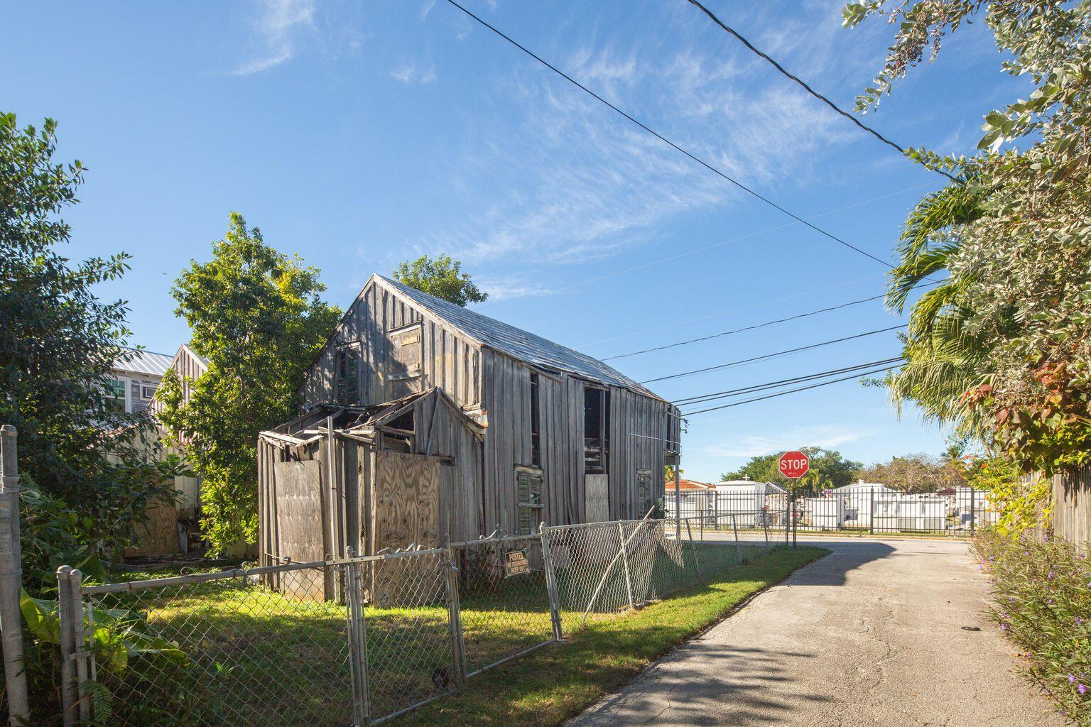 1010 & 1012 Olivia St