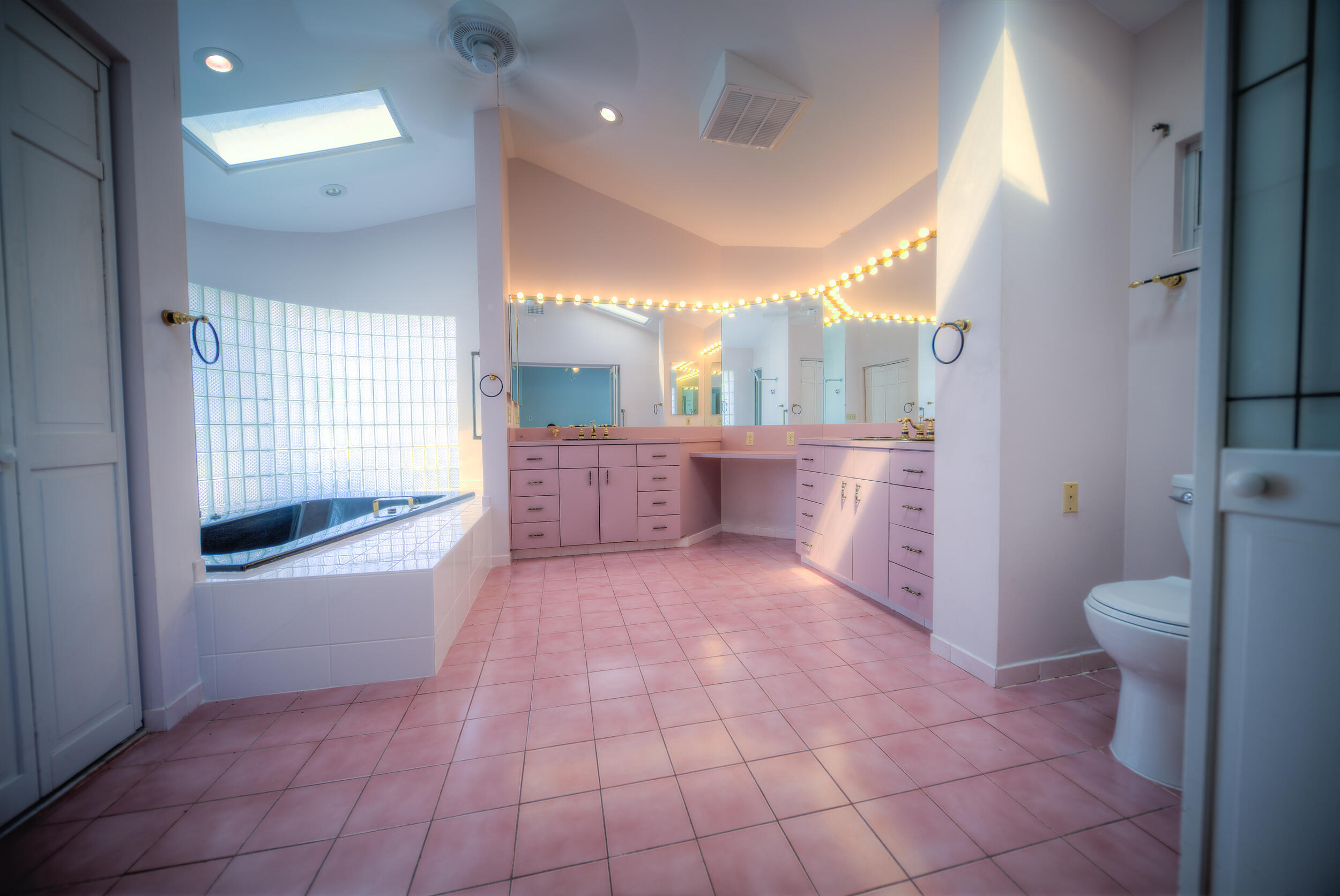 3056 Riviera Drive