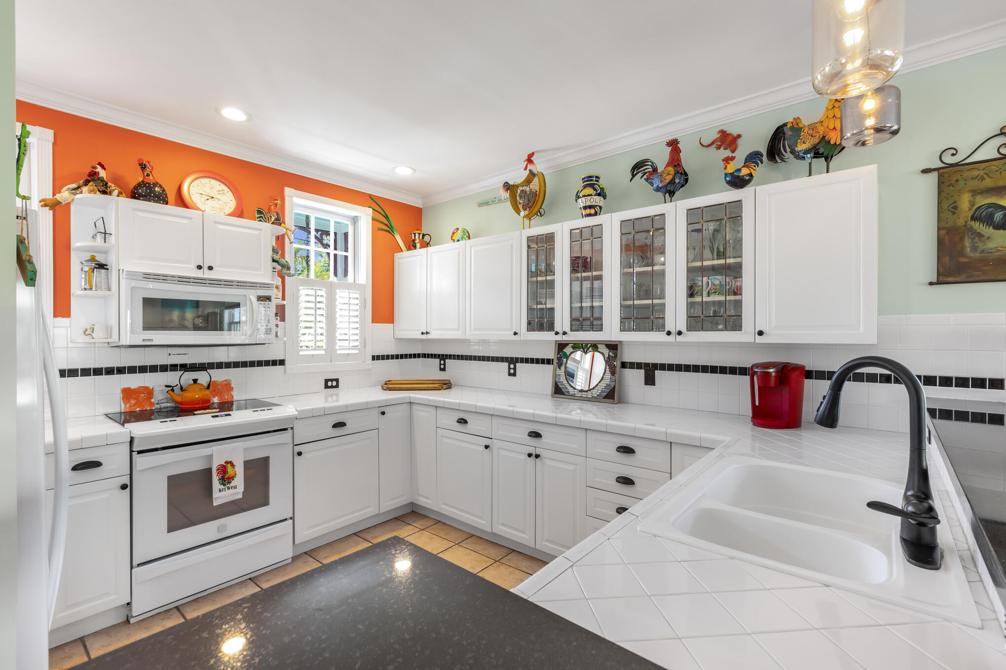 603 Angela Street Unit: 2