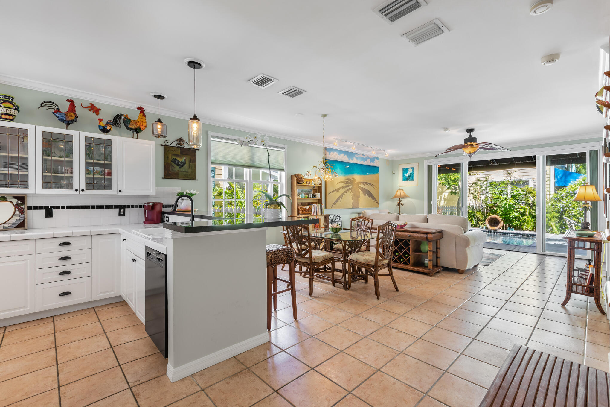 603 Angela Street Unit: 2