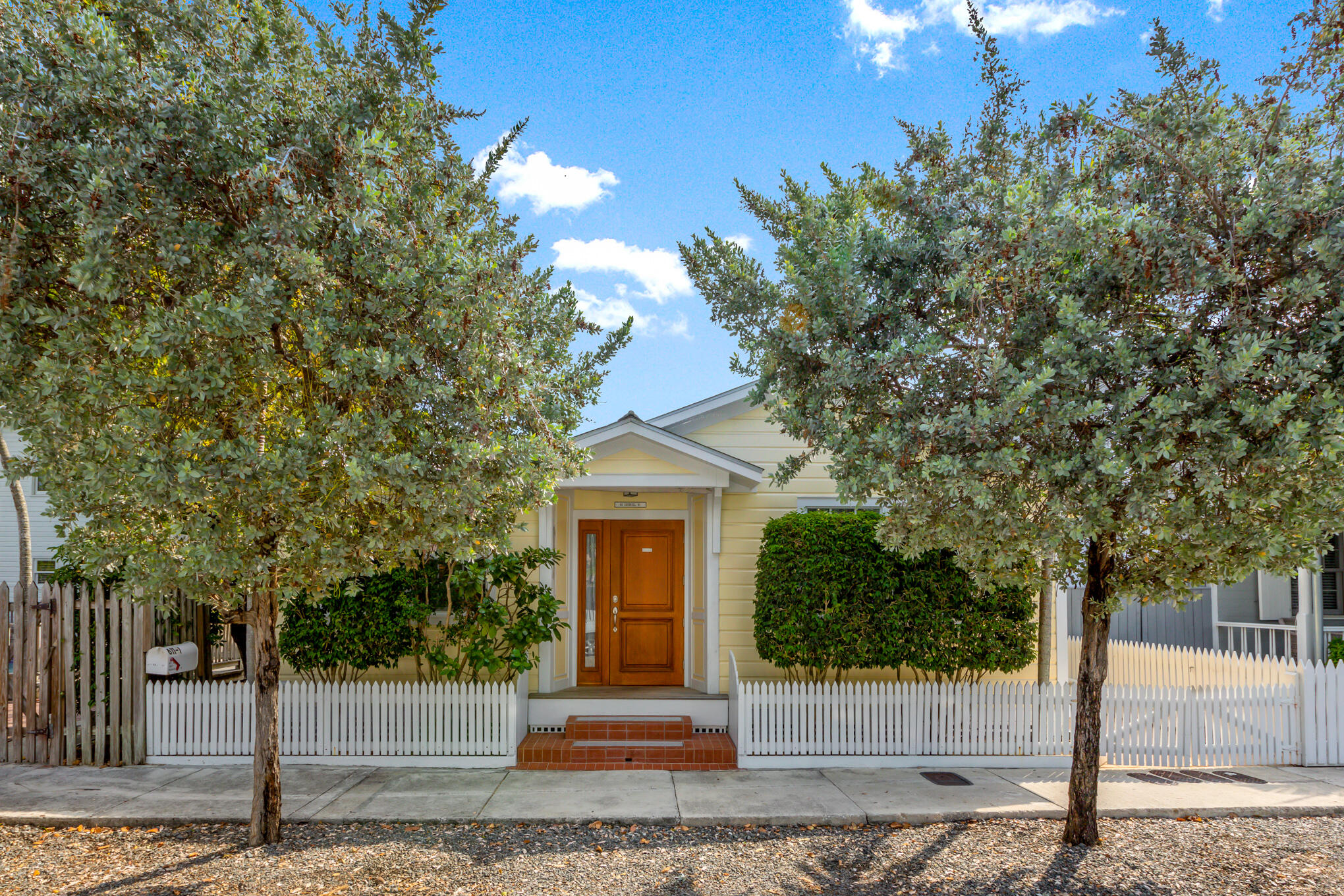 611 Grinnell Street Unit: 1