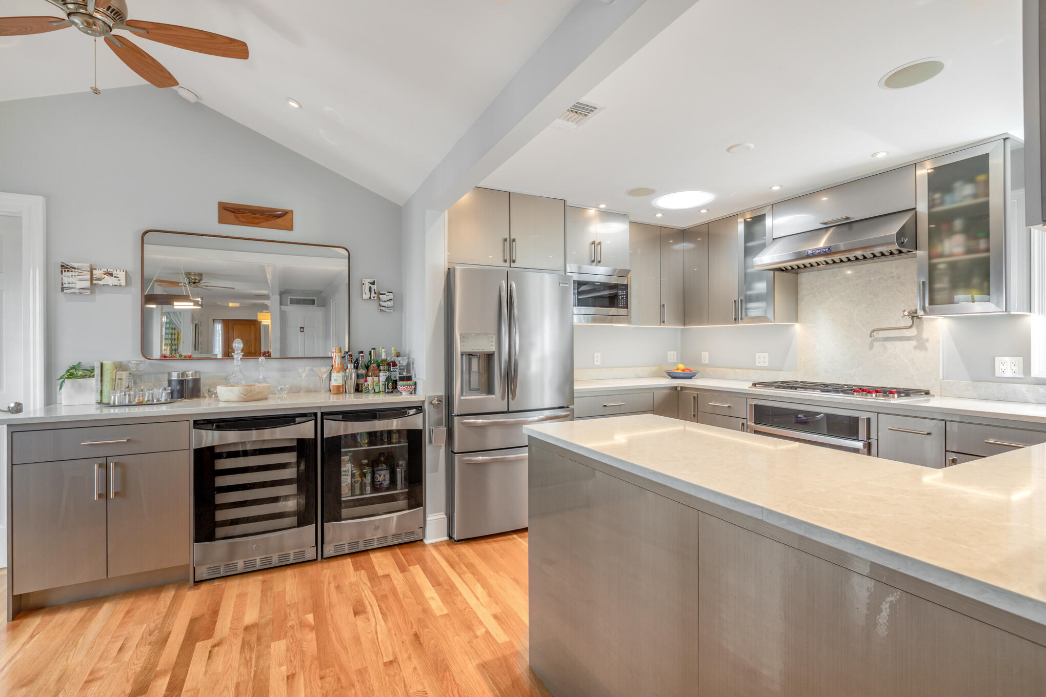 611 Grinnell Street Unit: 1