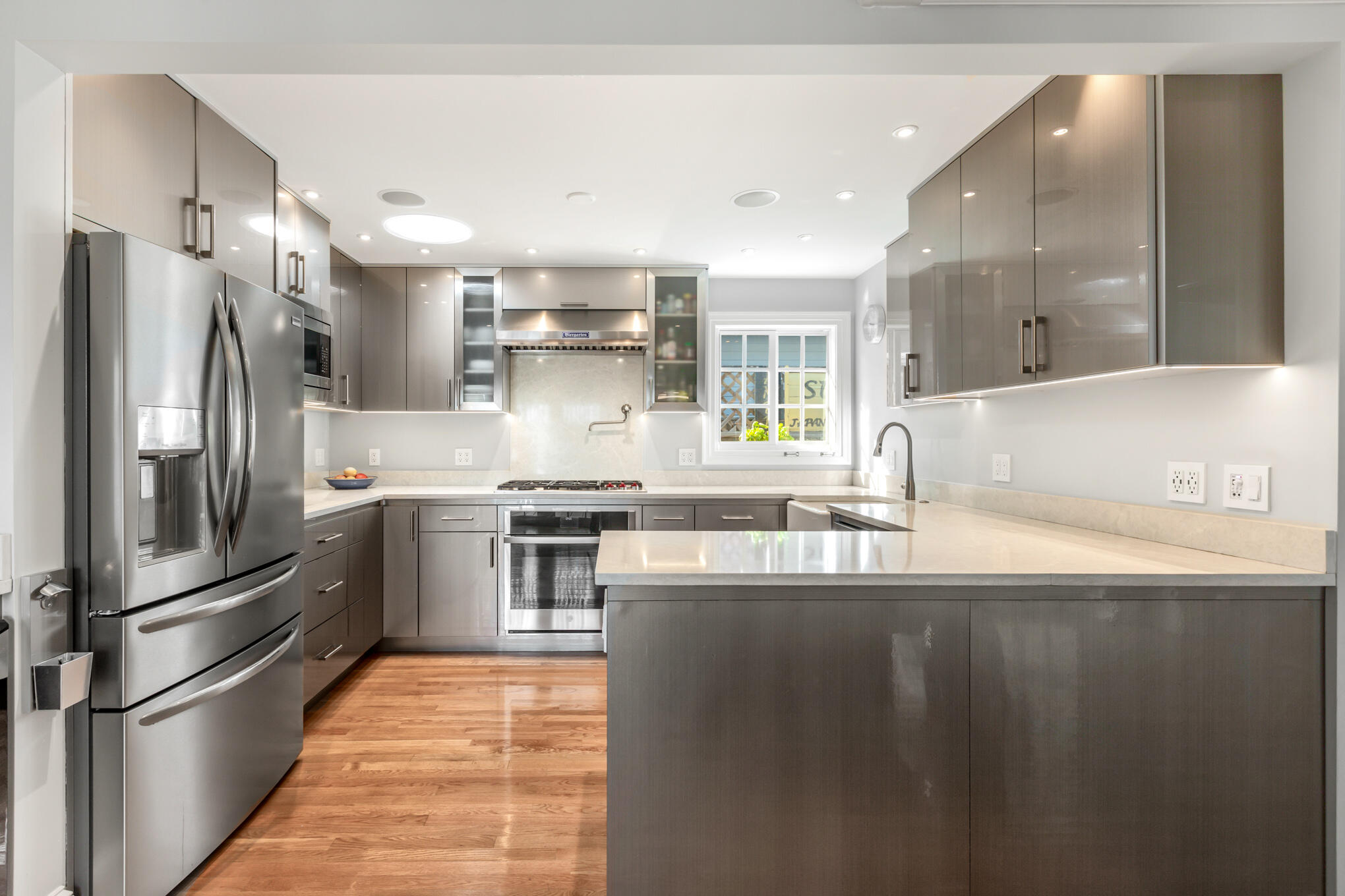 611 Grinnell Street Unit: 1