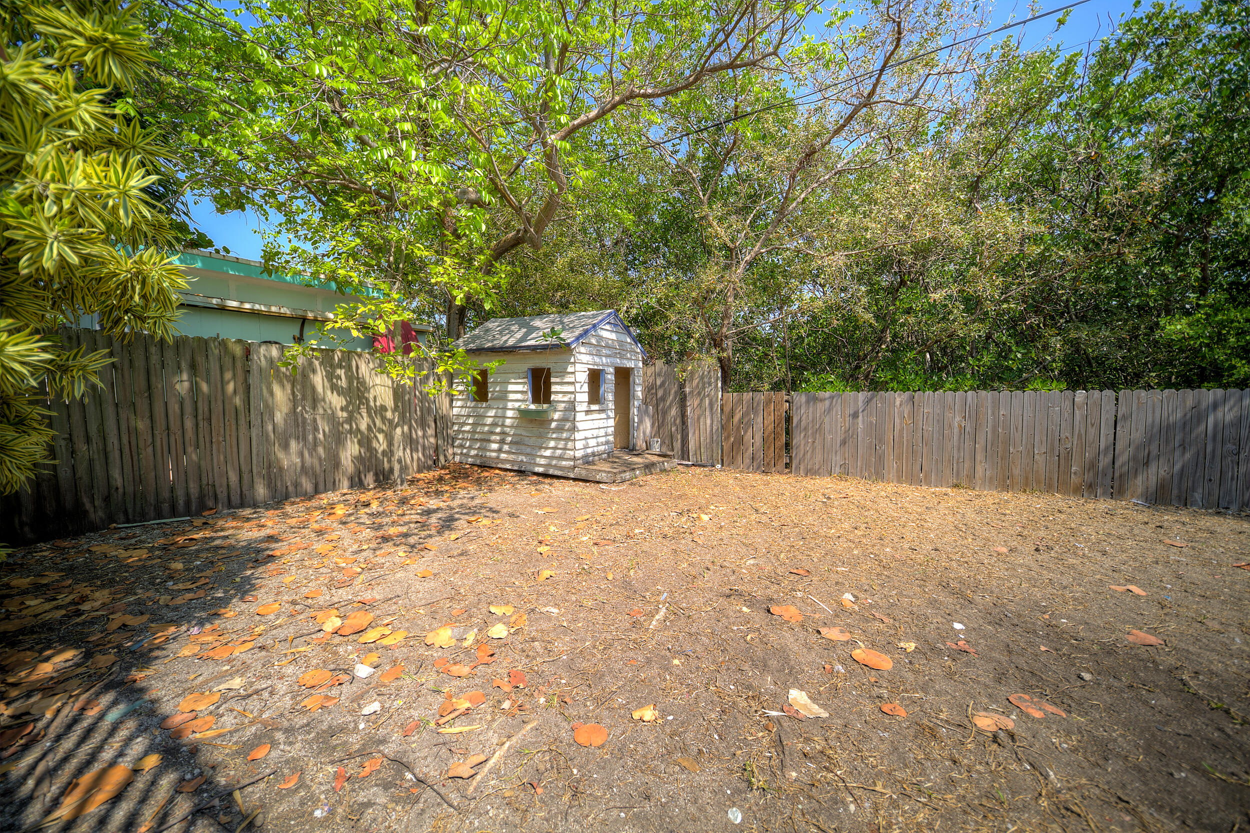 2737 Harris Avenue