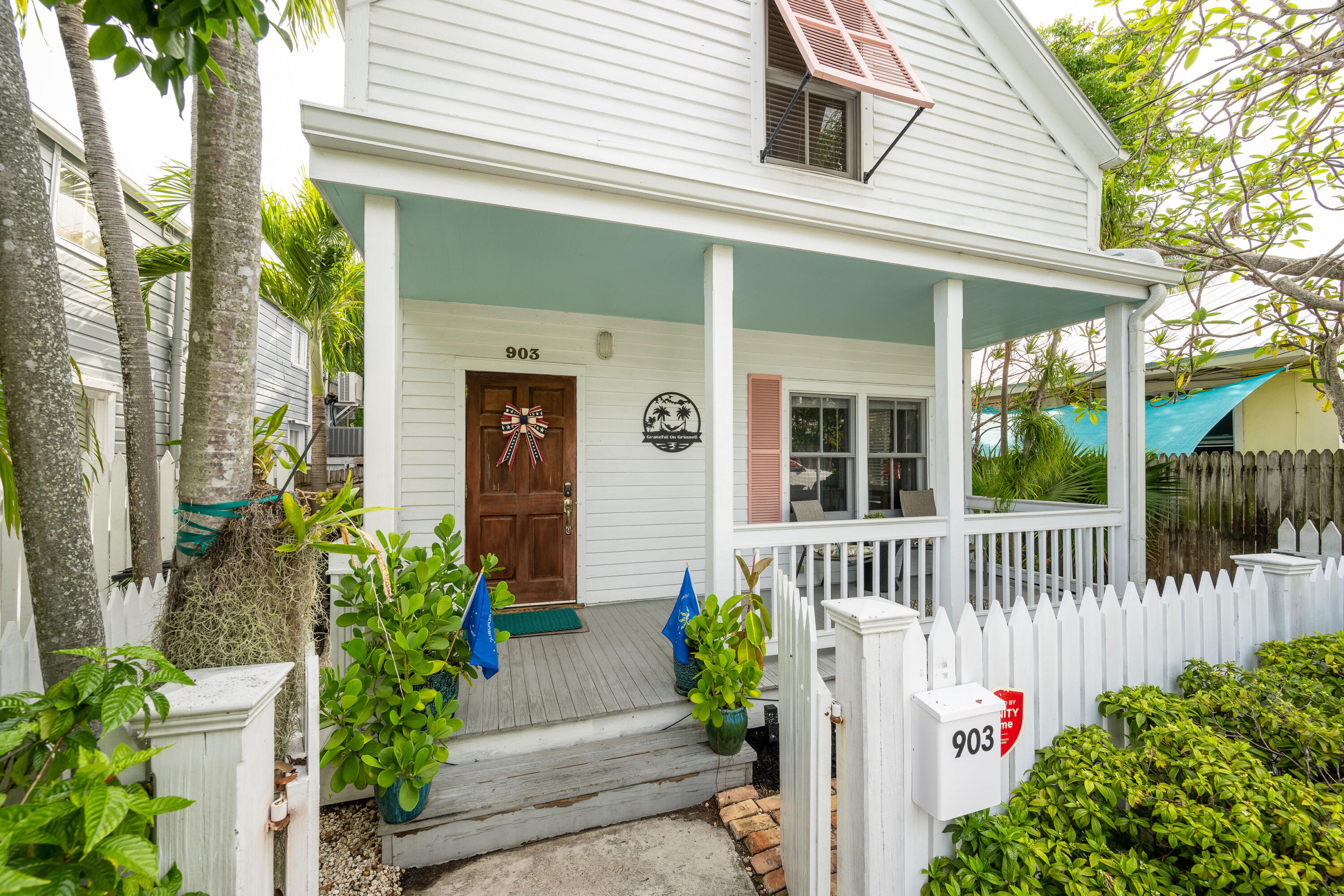 903 Grinnell Street