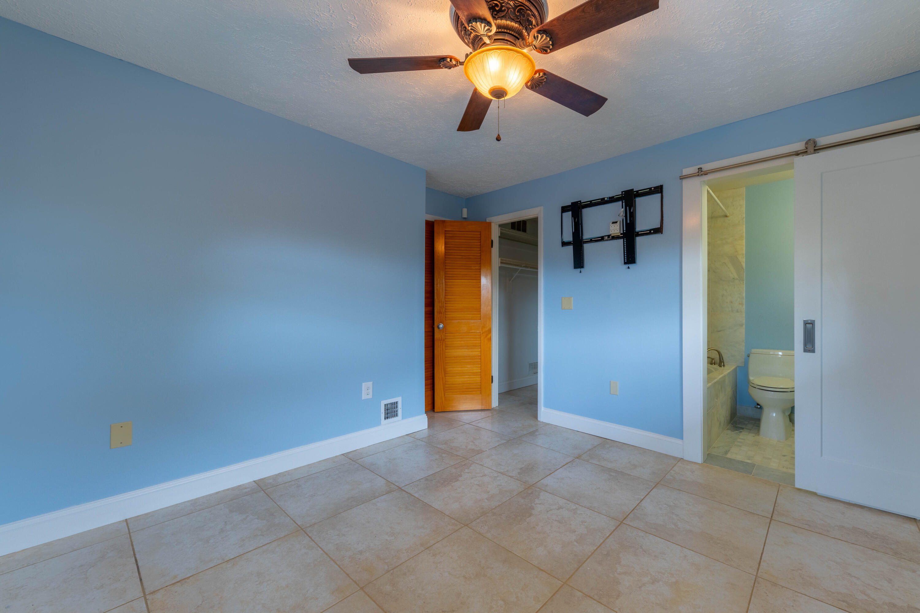 3841 Donna Road