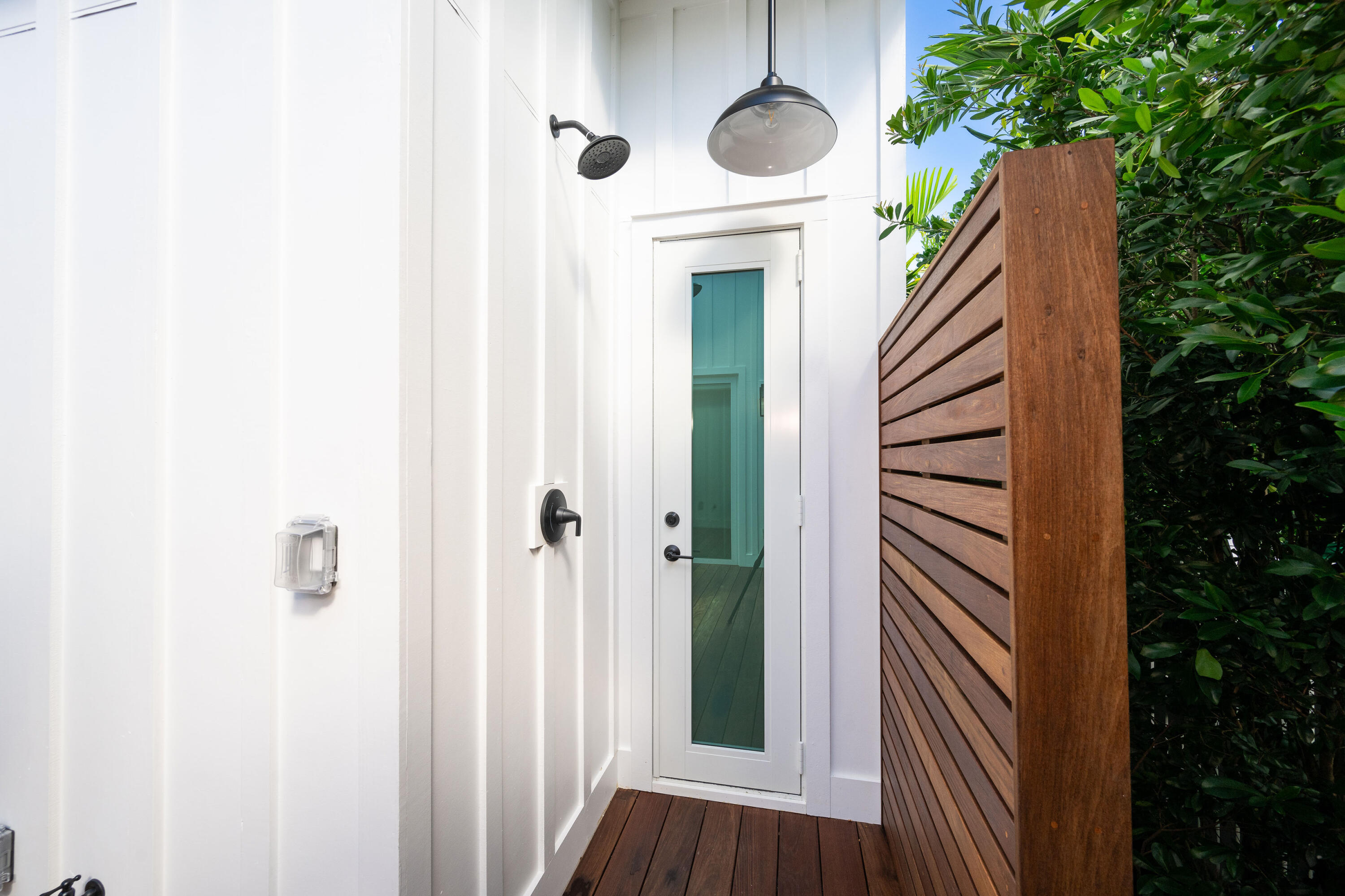 1233 Washington Street