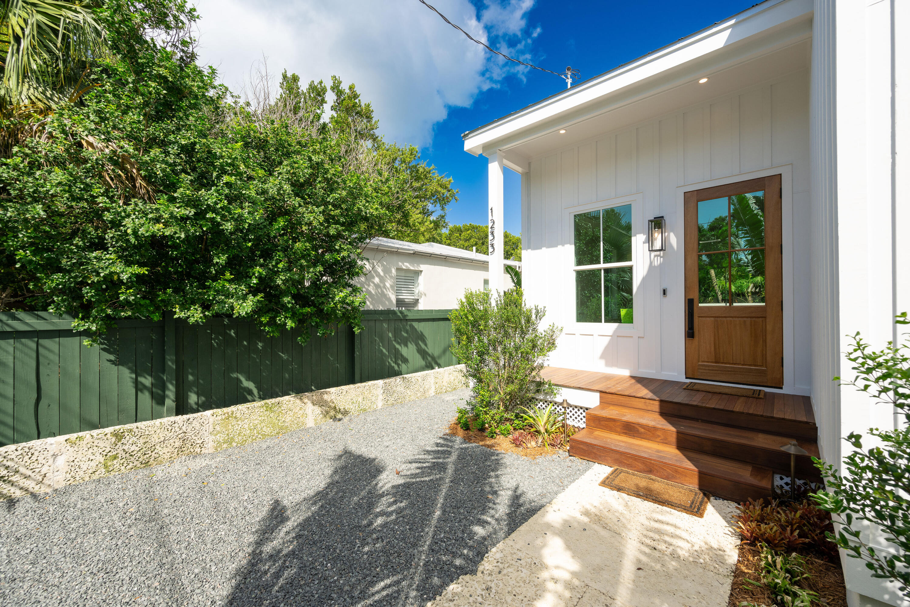 1233 Washington Street