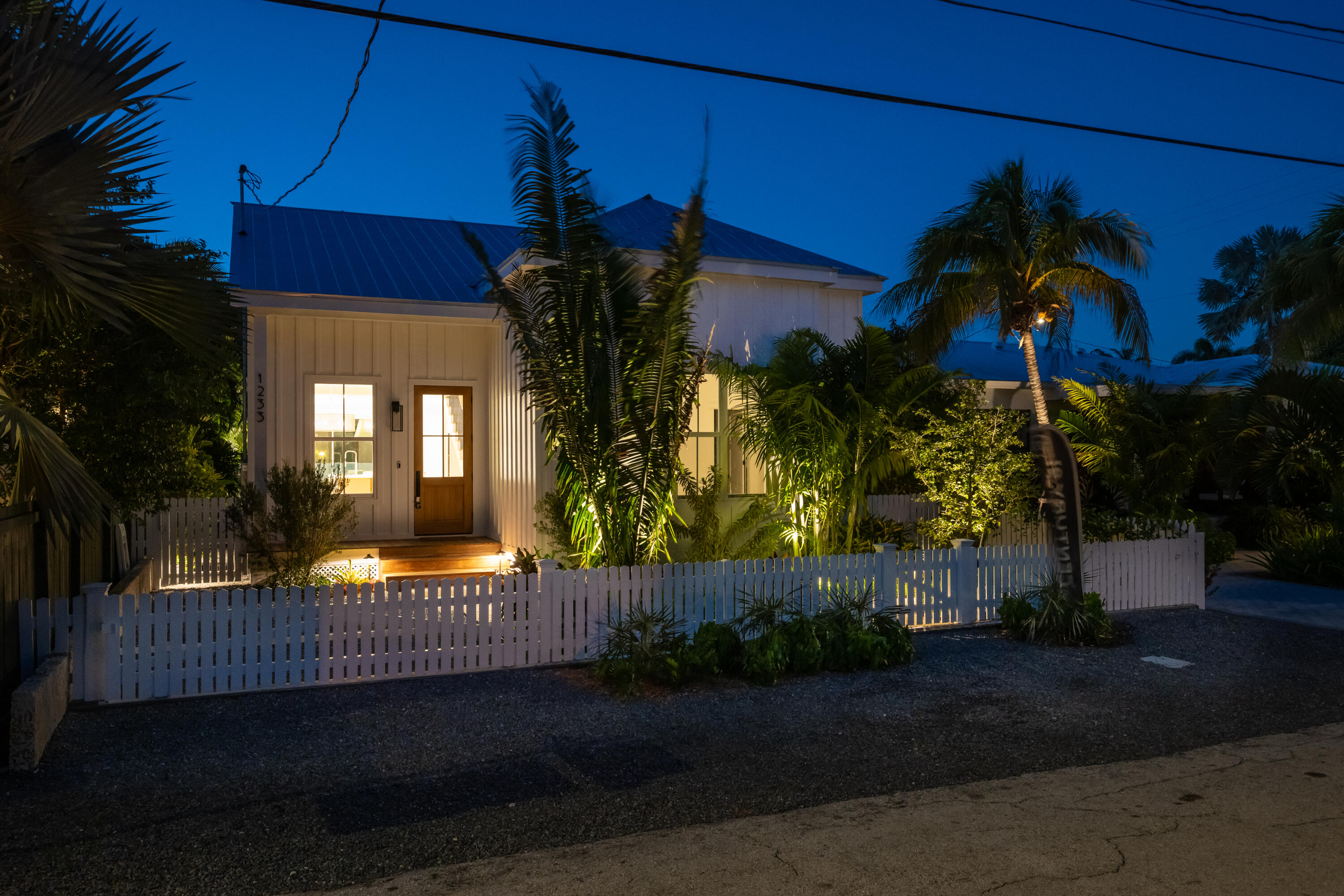 1233 Washington Street