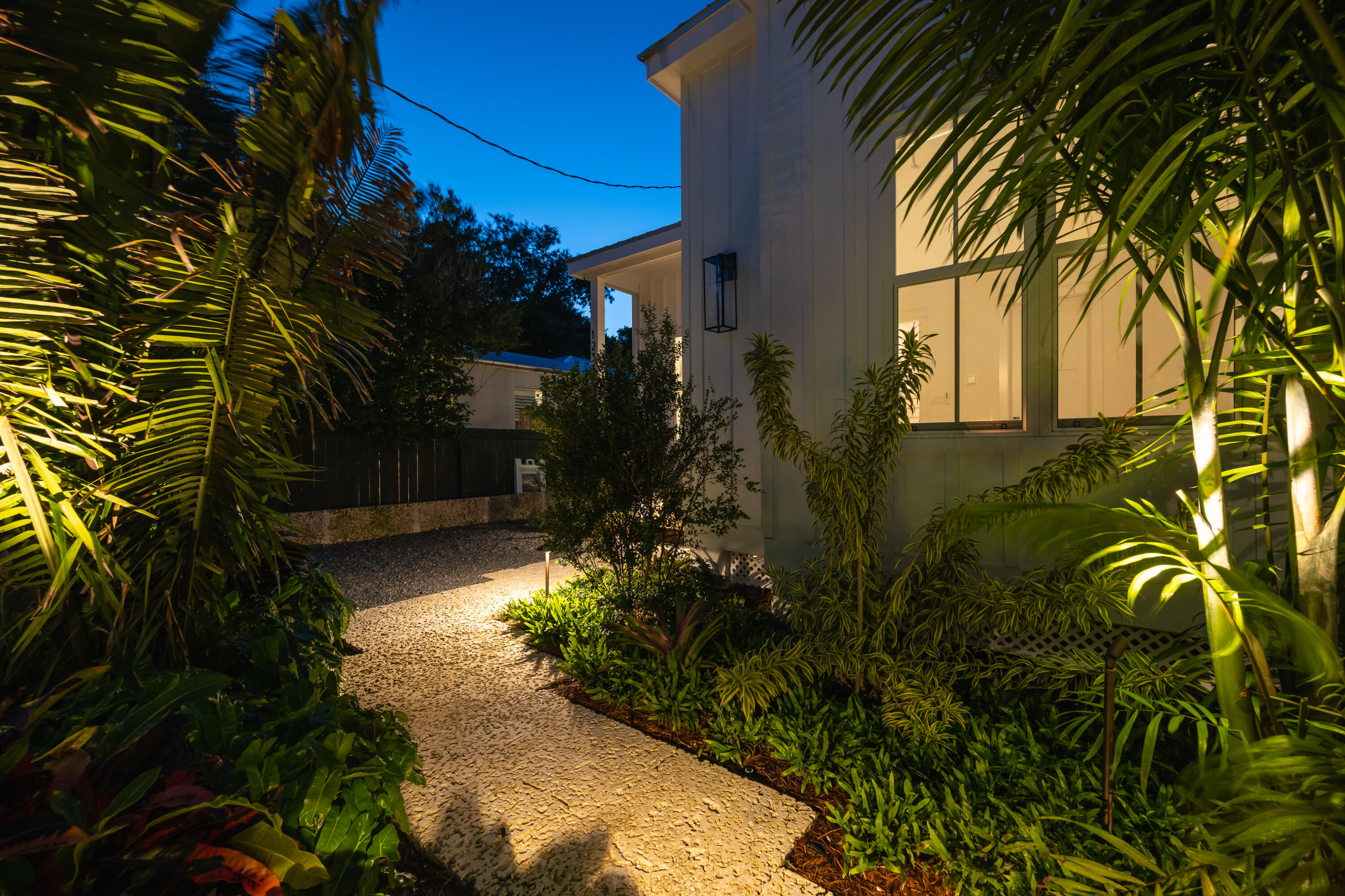 1233 Washington Street