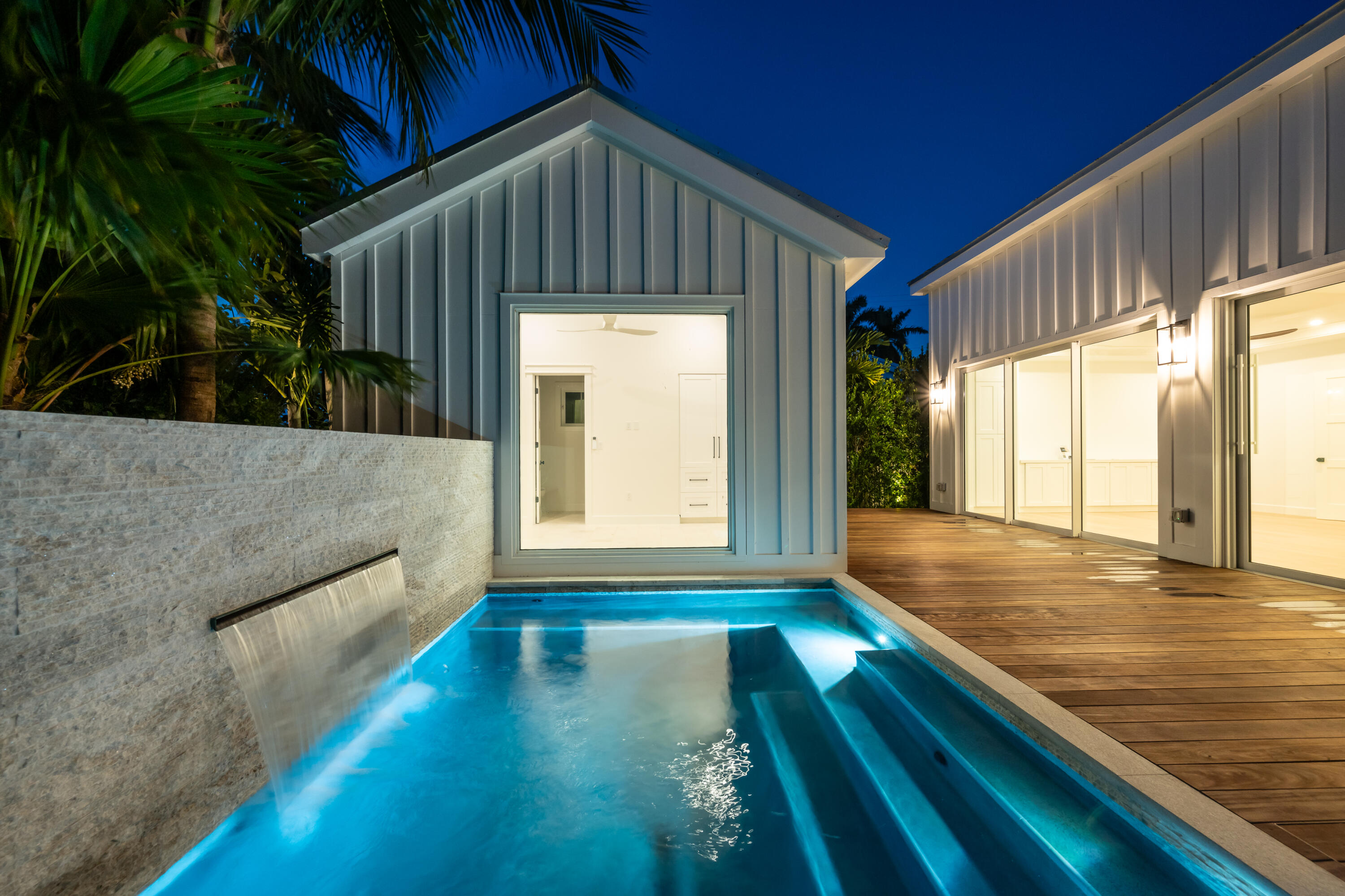 1233 Washington Street