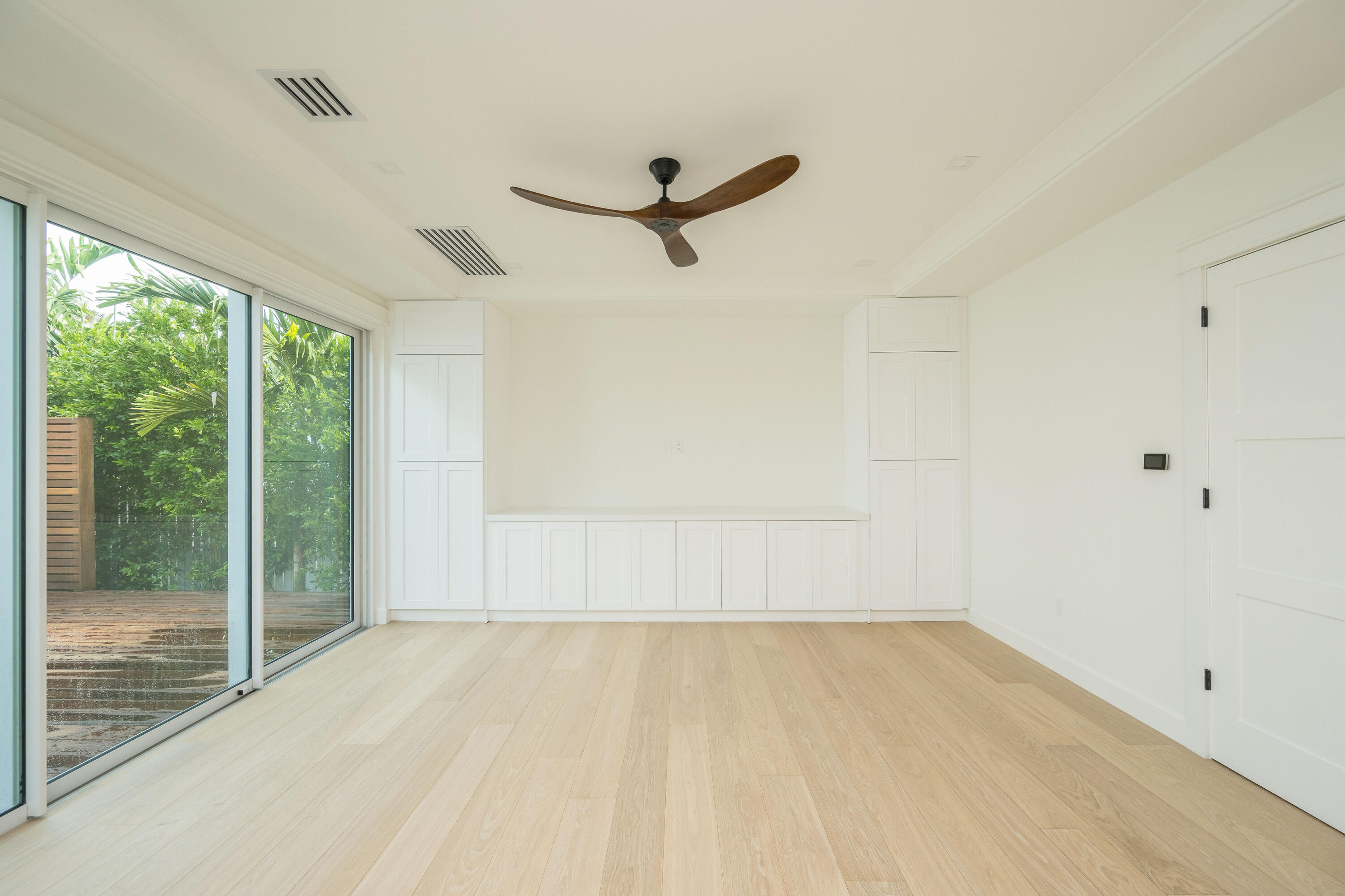 1233 Washington Street