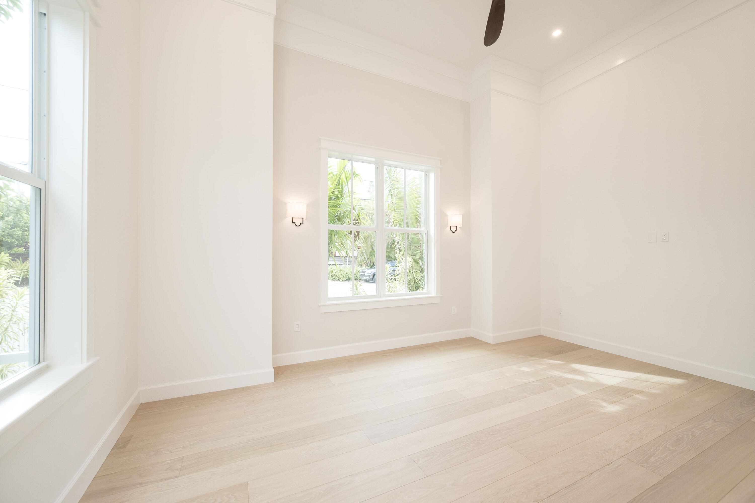 1233 Washington Street