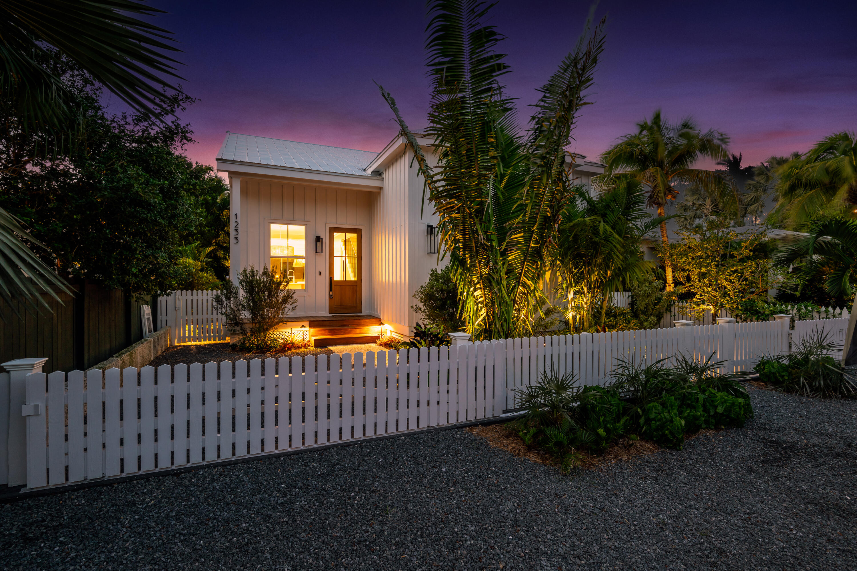 1233 Washington Street