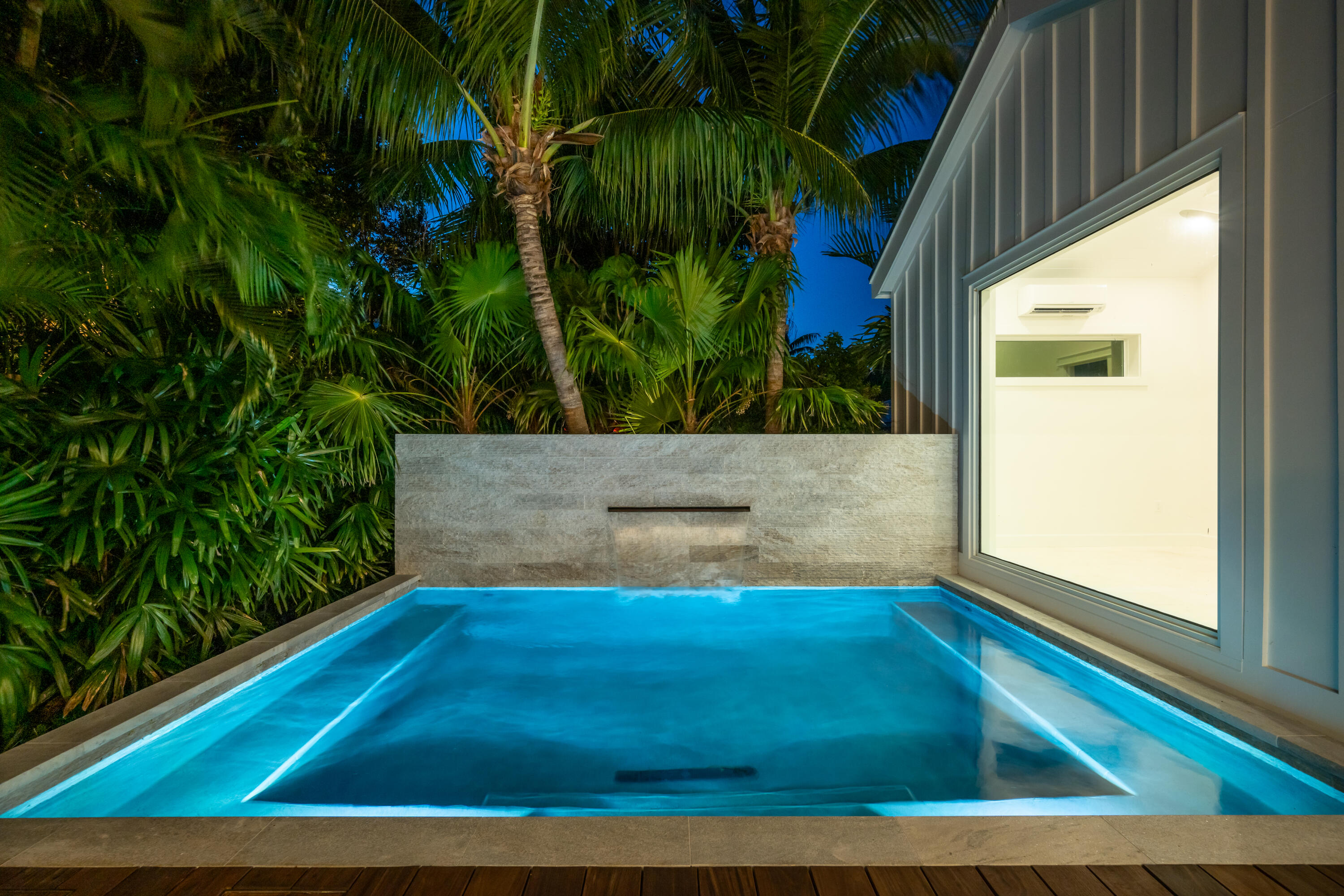 1233 Washington Street