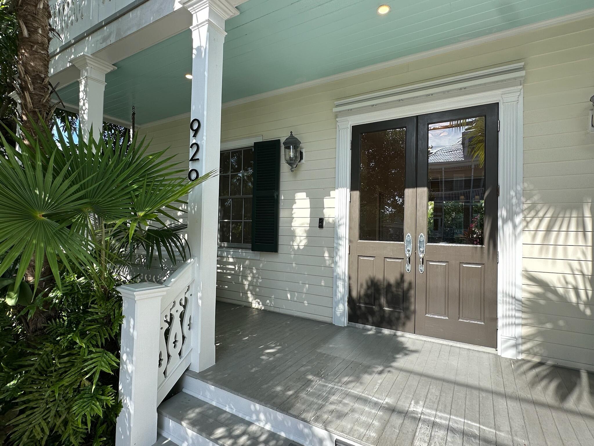 929 United Street