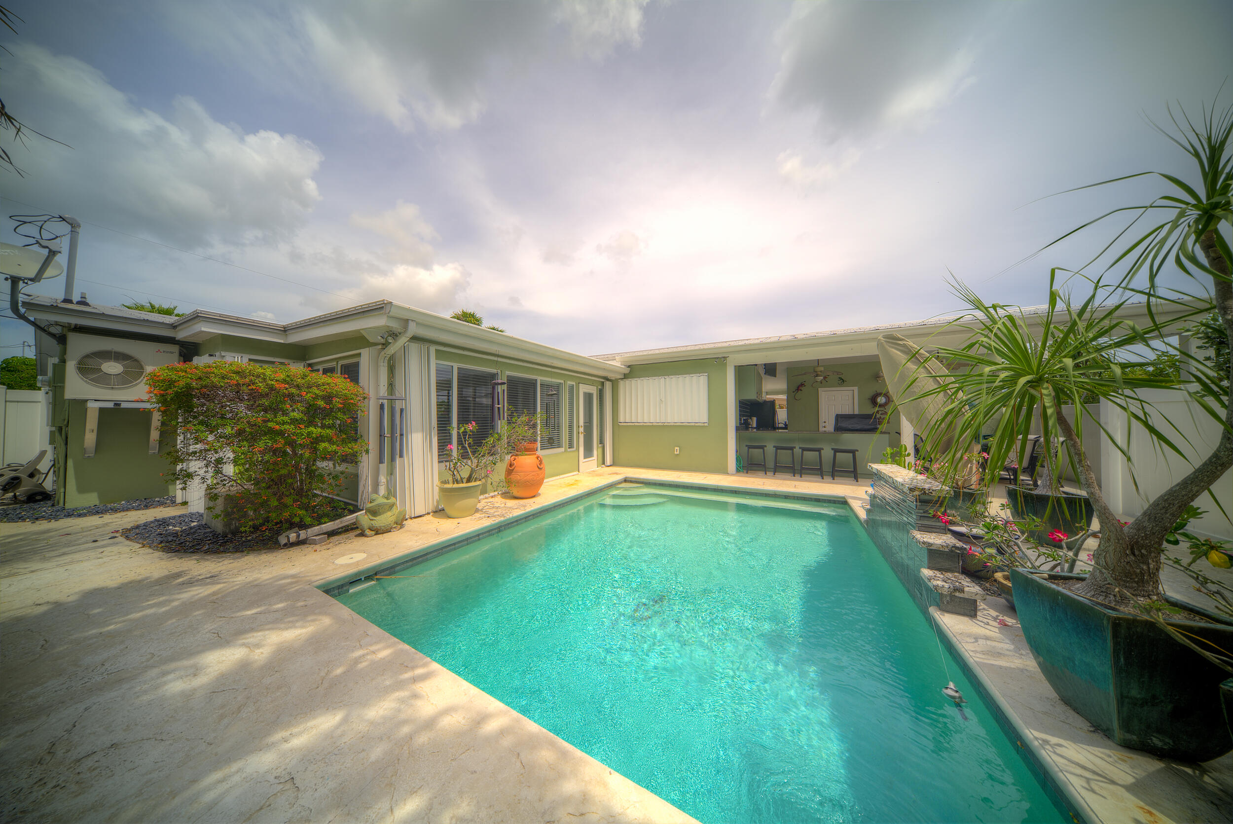 5 Amaryllis Dr