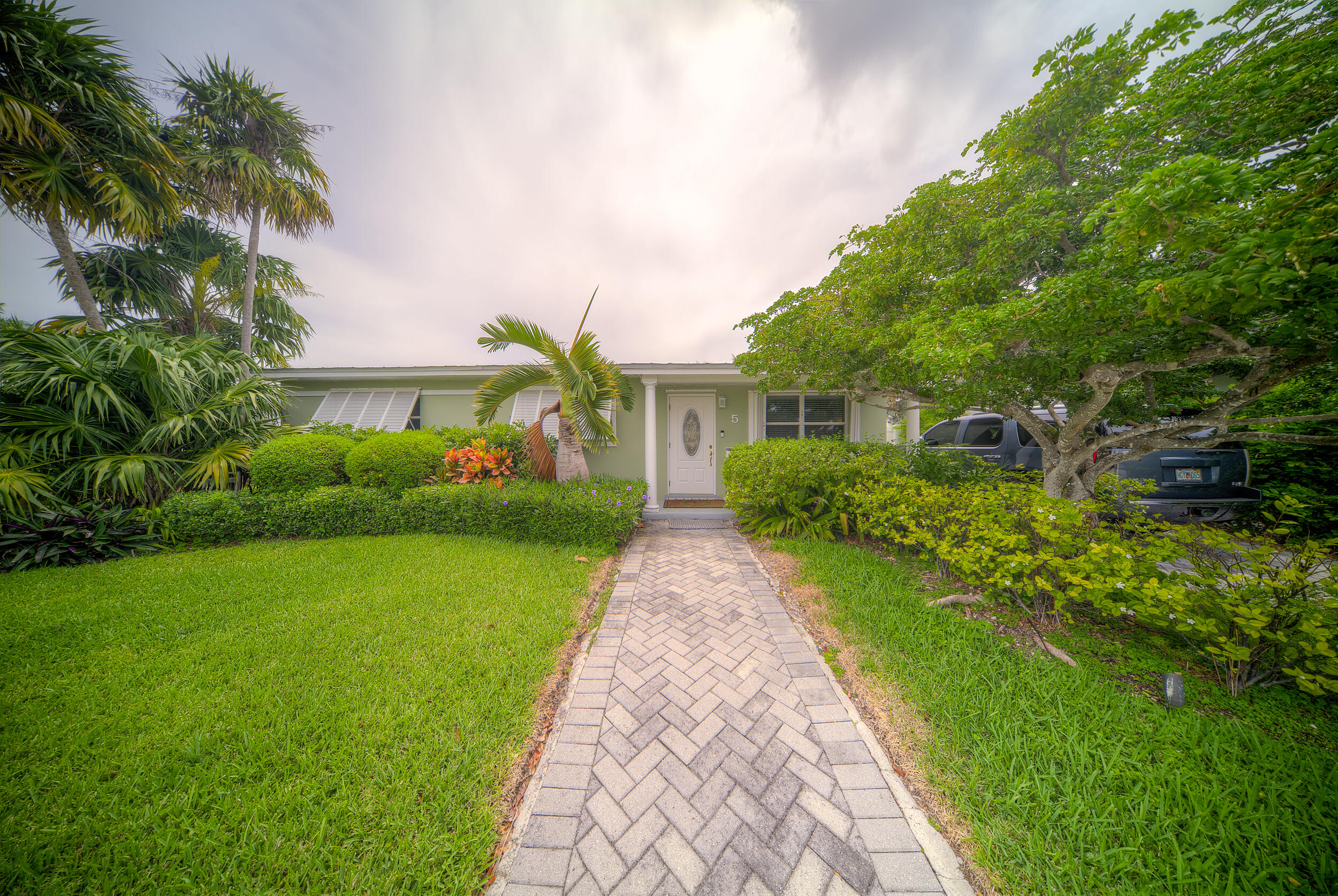 5 Amaryllis Dr