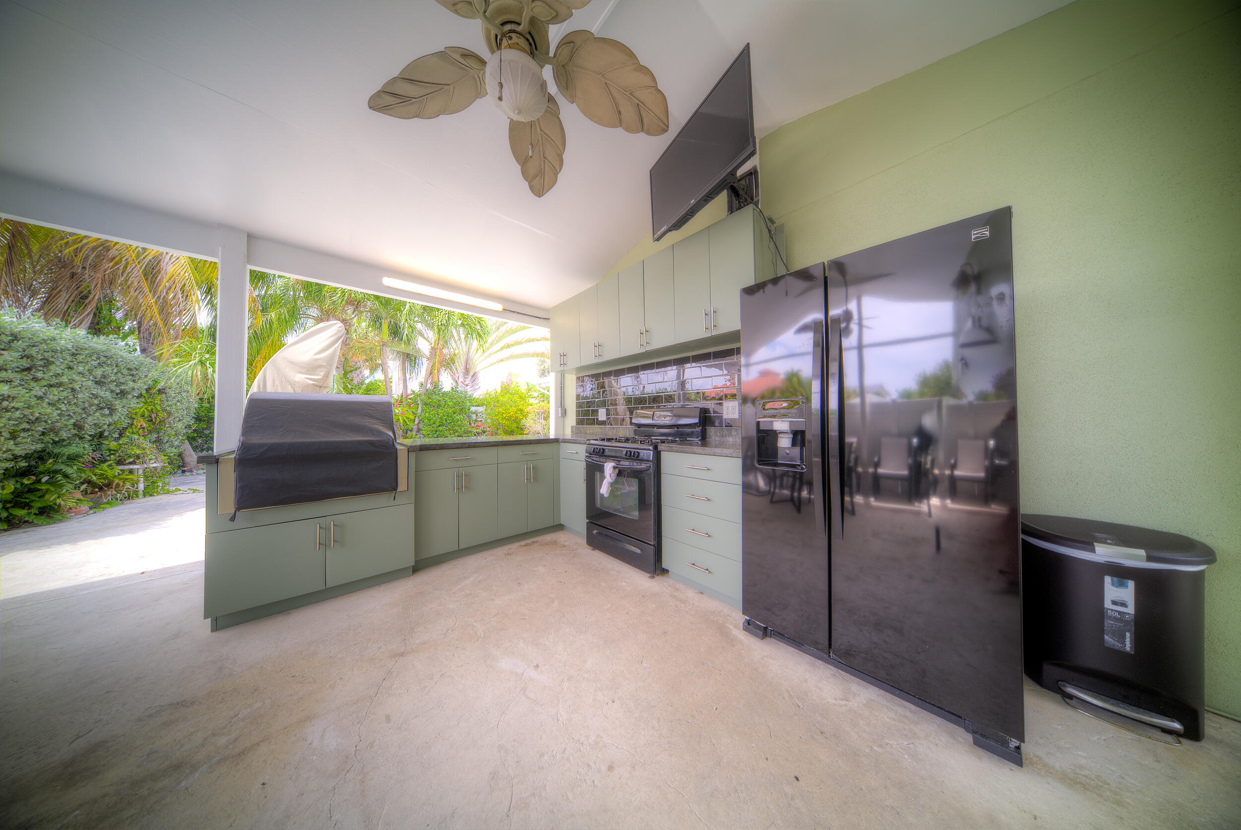 5 Amaryllis Dr