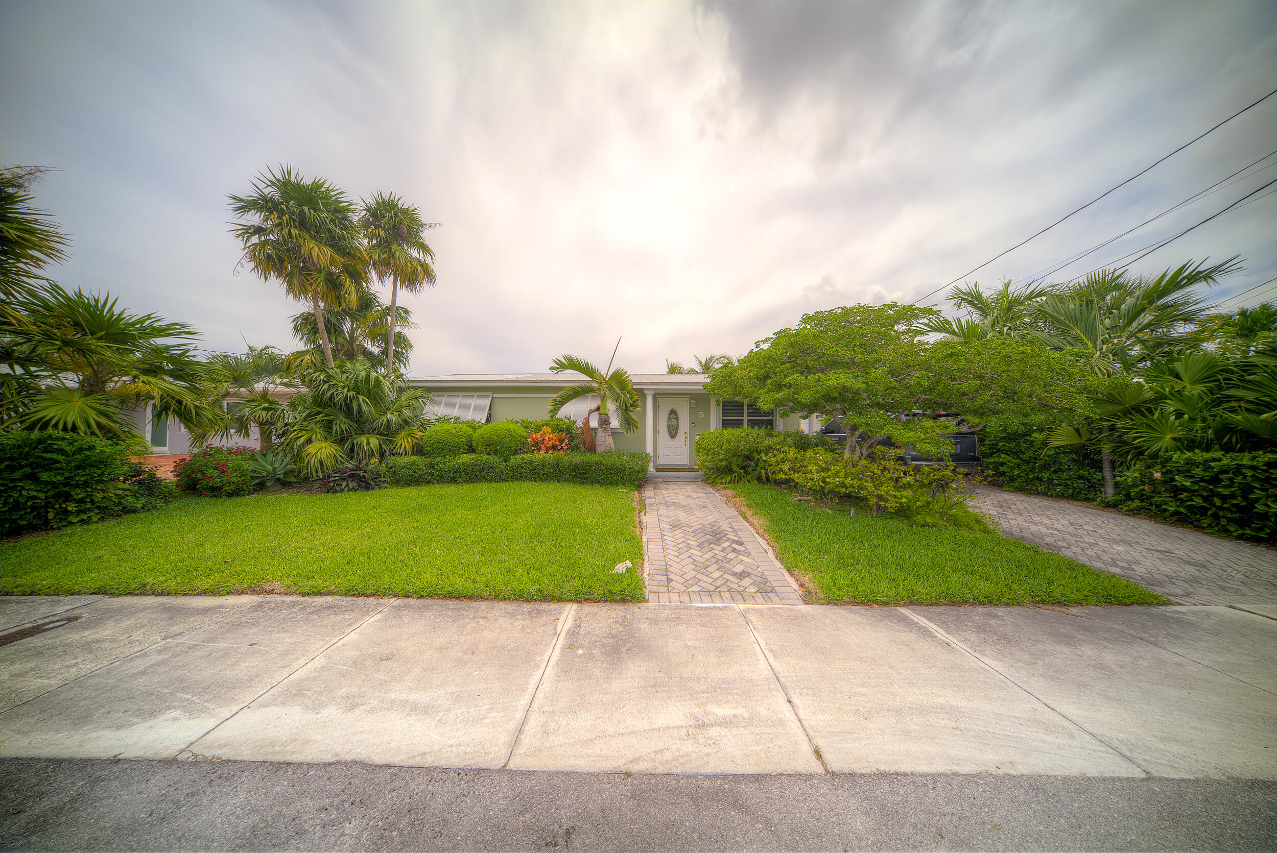 5 Amaryllis Dr