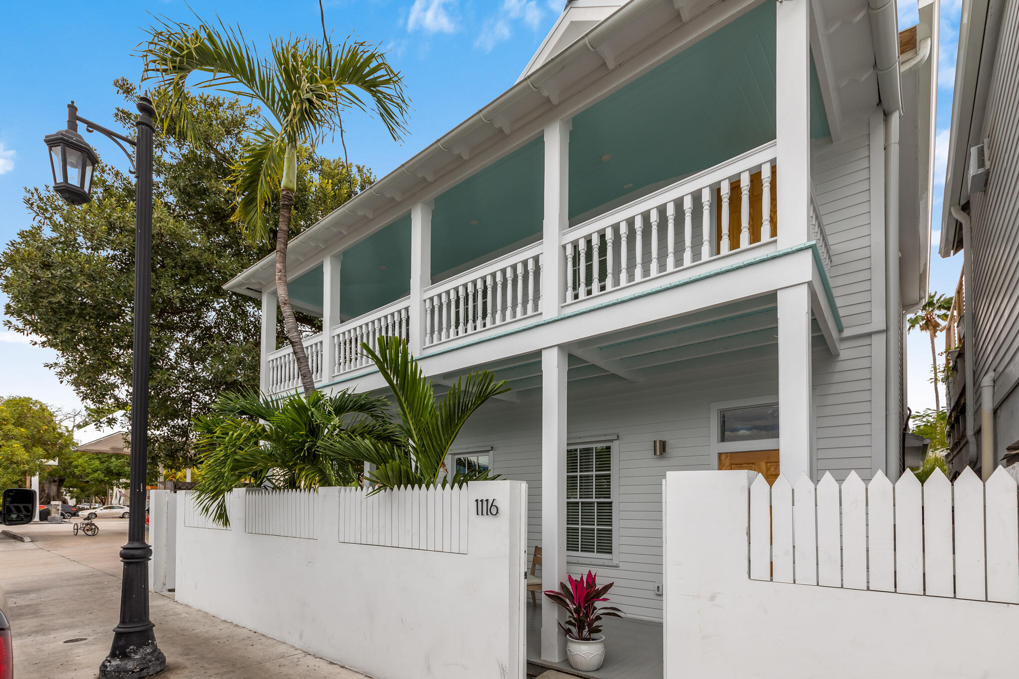 1116-2 Truman Avenue