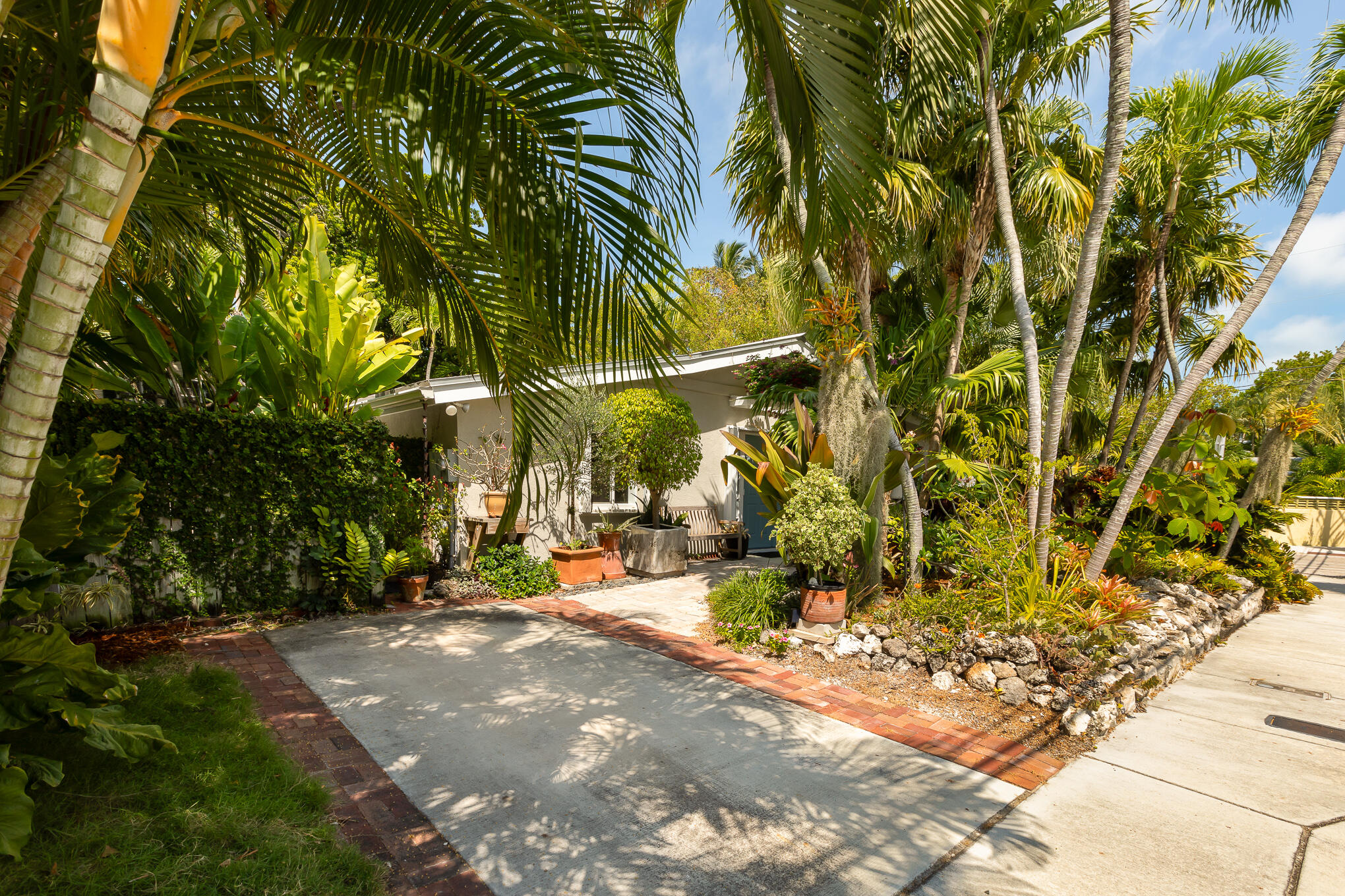 1414 Leon Street