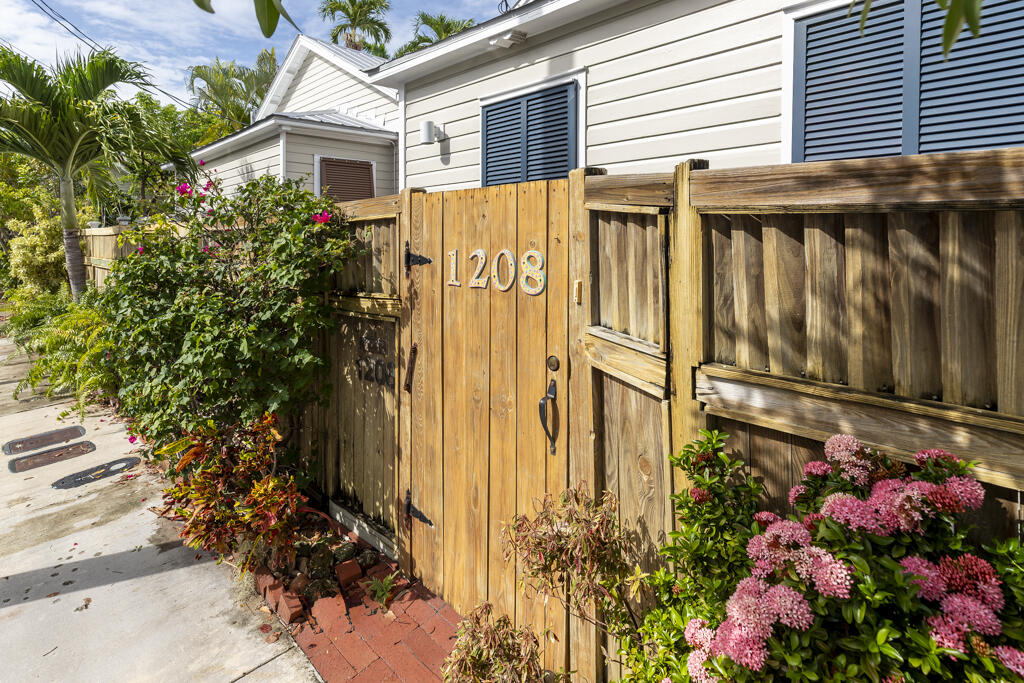 1208 Varela Street