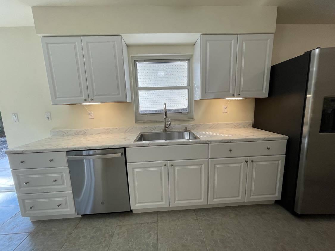1608 Venetian Drive
