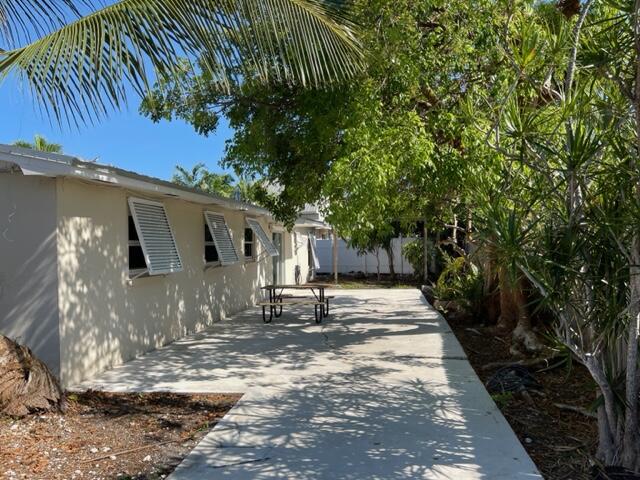 1608 Venetian Drive