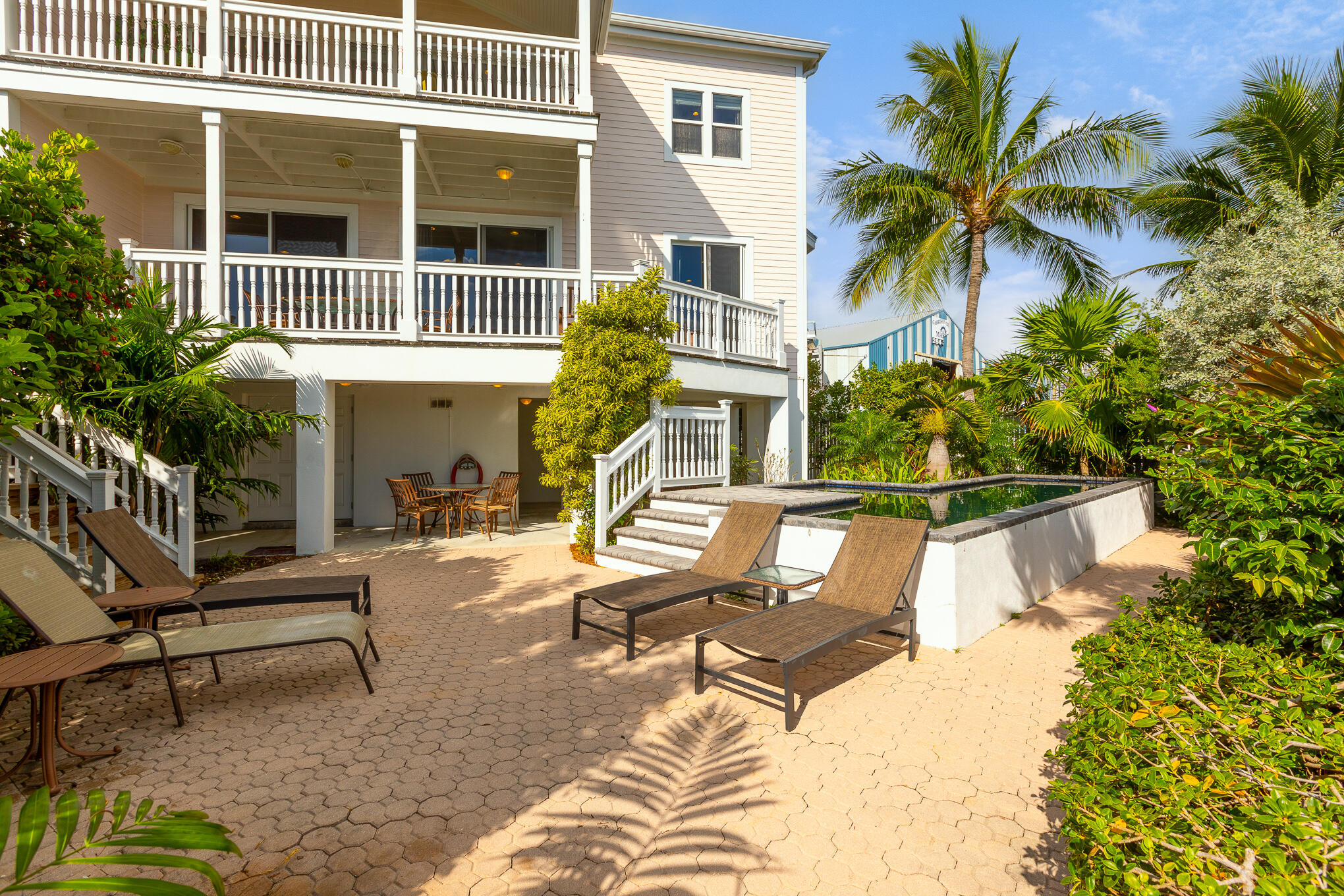 719 Eisenhower Drive Unit: 7