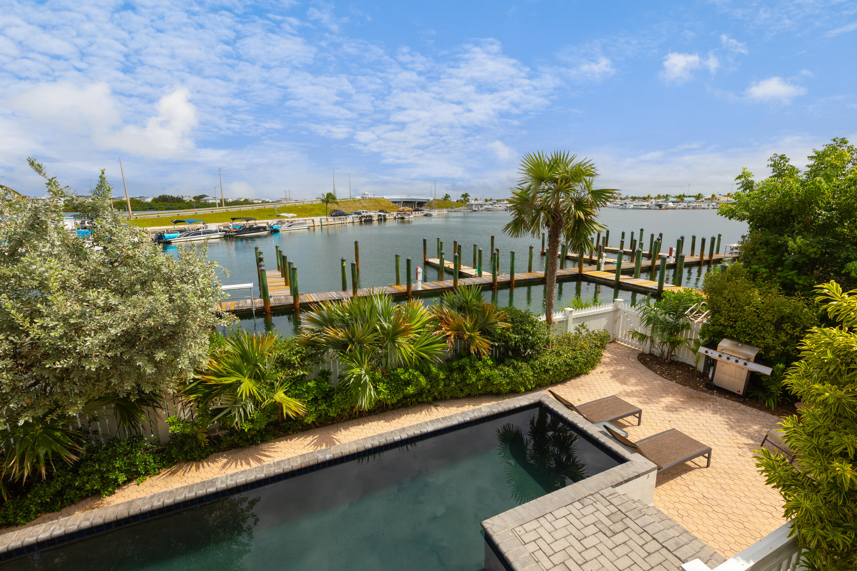 719 Eisenhower Drive Unit: 7