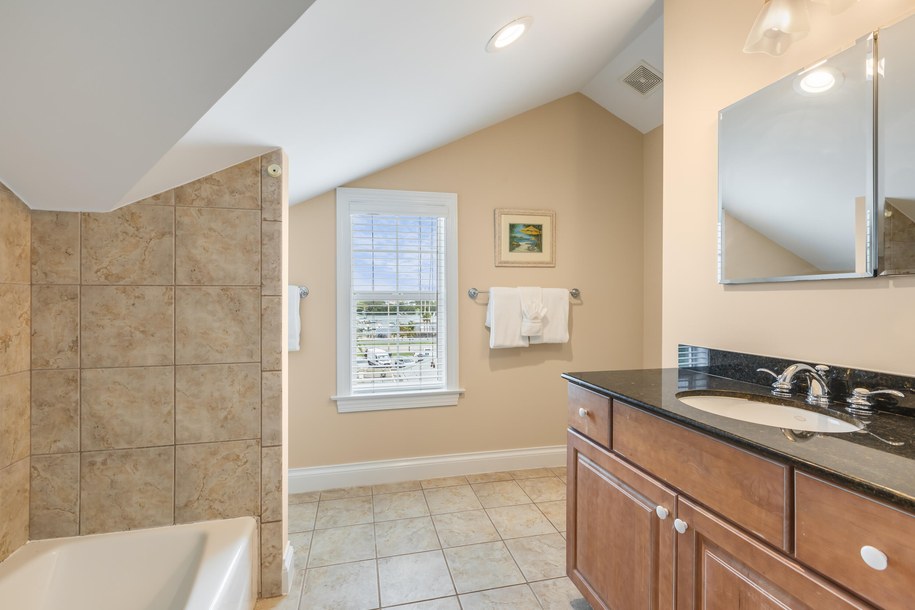 719 Eisenhower Drive Unit: 7