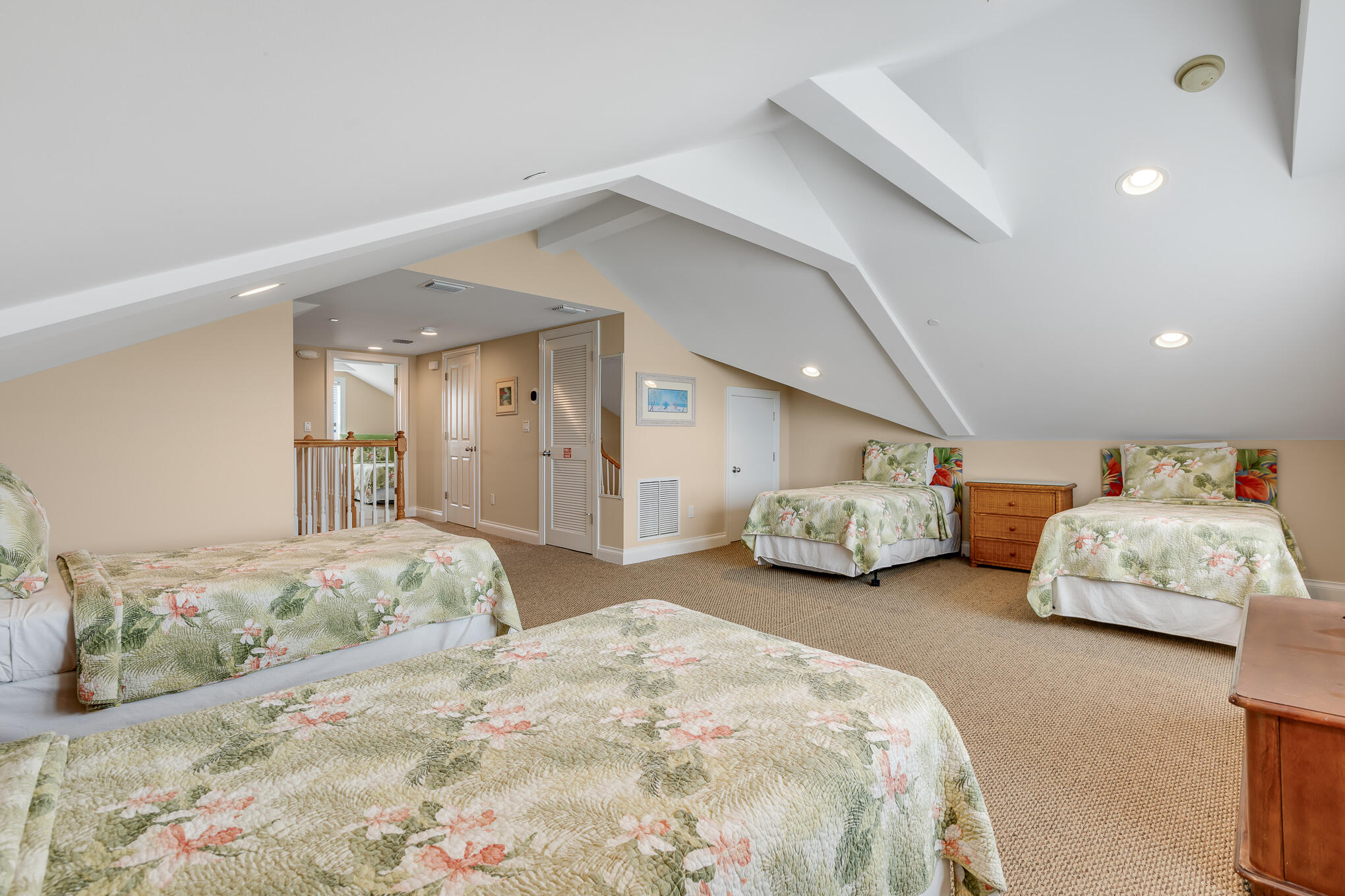 719 Eisenhower Drive Unit: 7