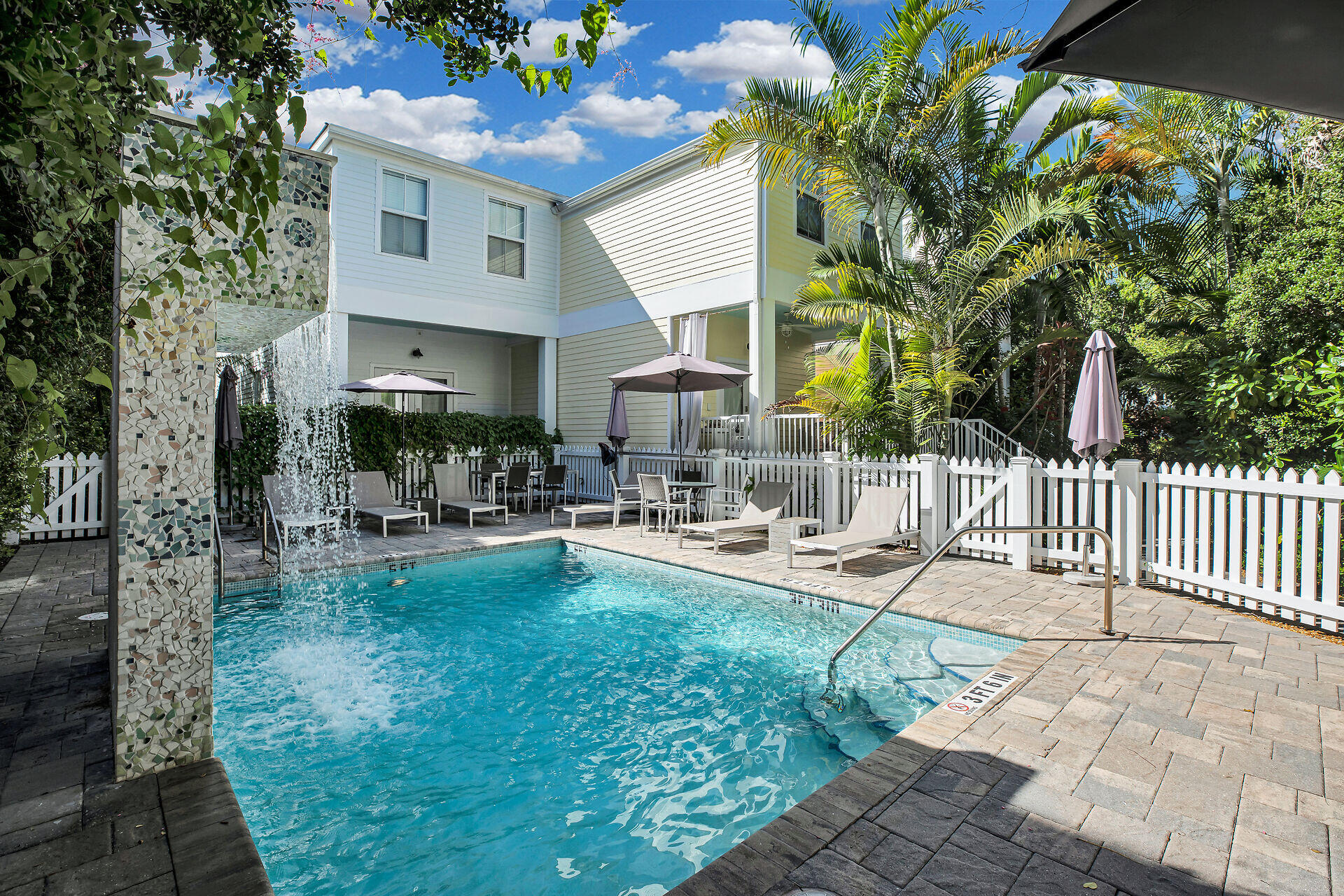 1025 Simonton Street