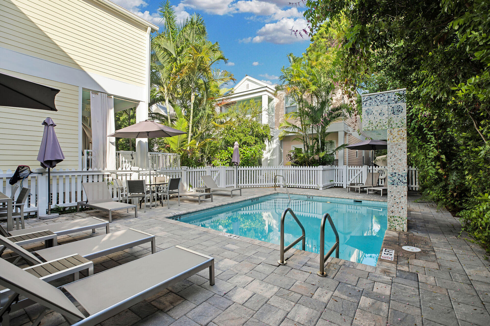 1025 Simonton Street