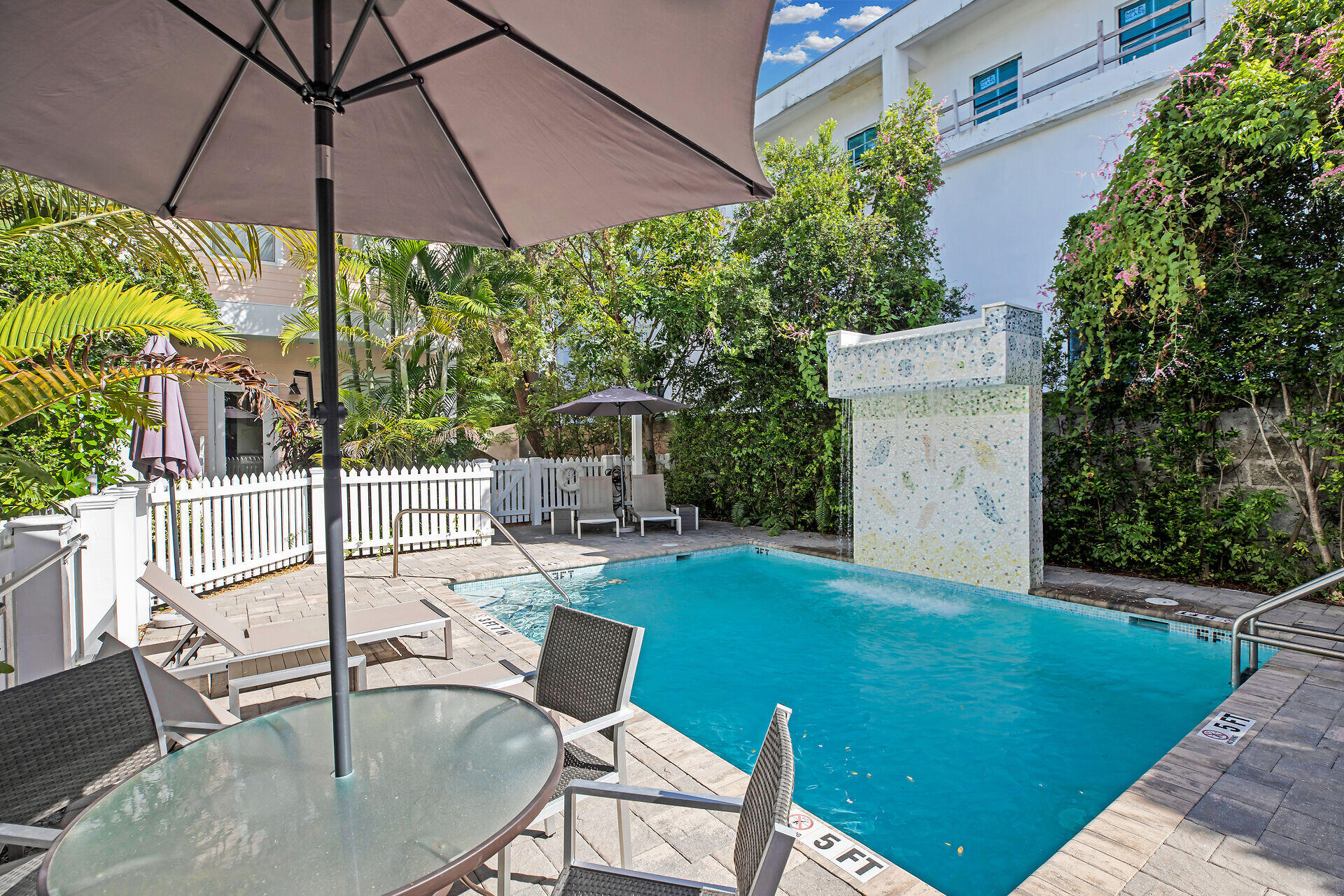 1025 Simonton Street