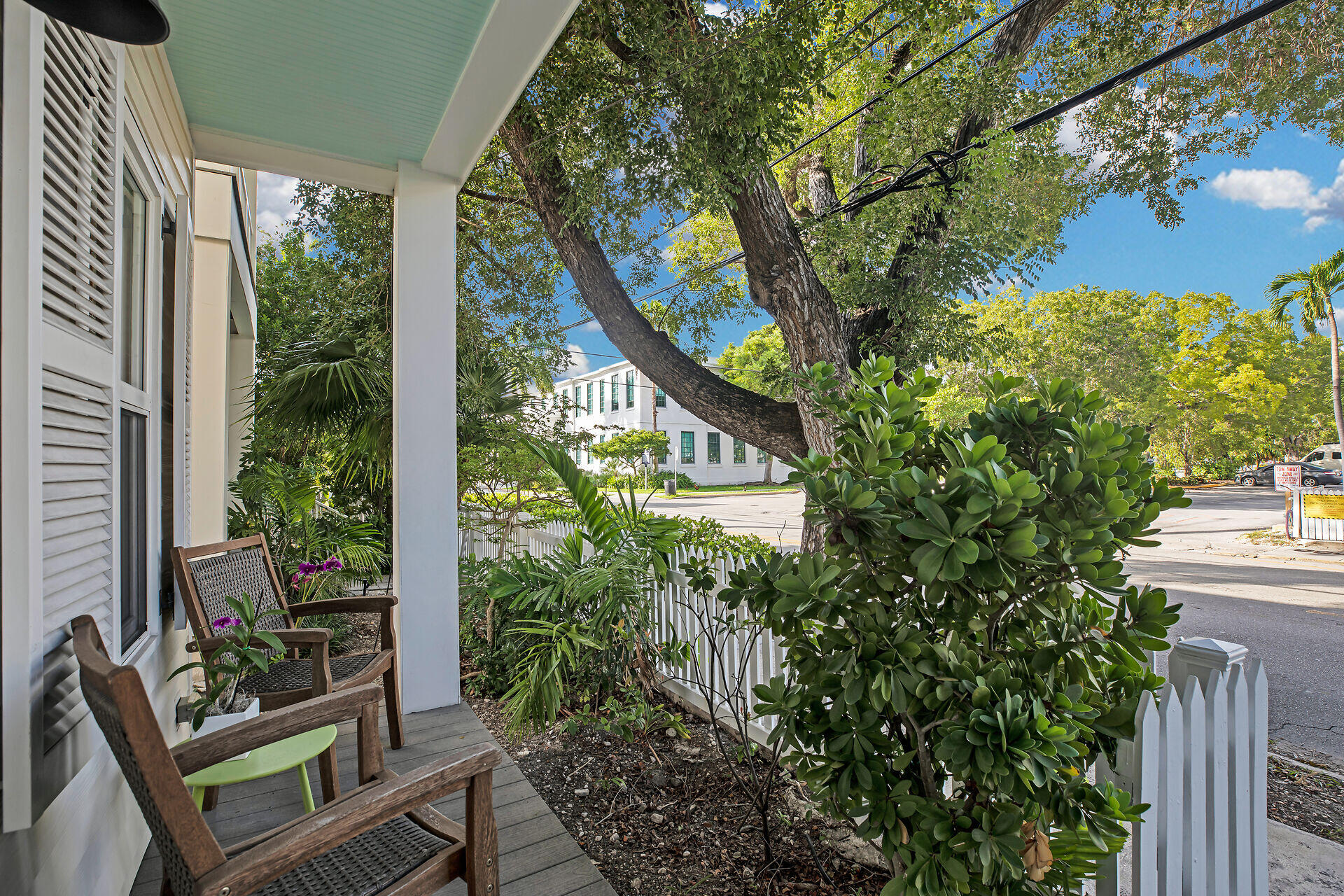 1025 Simonton Street