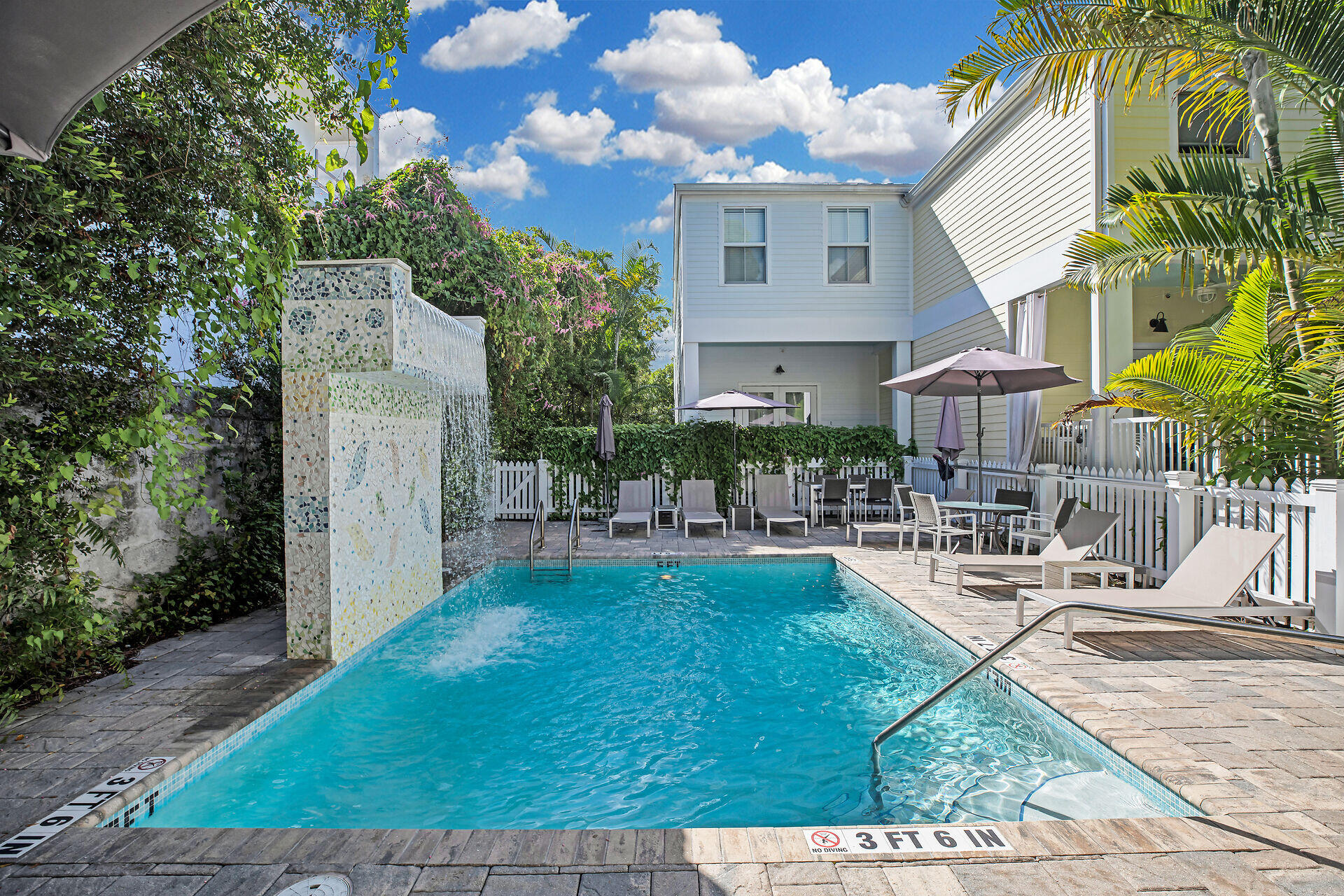 1025 Simonton Street